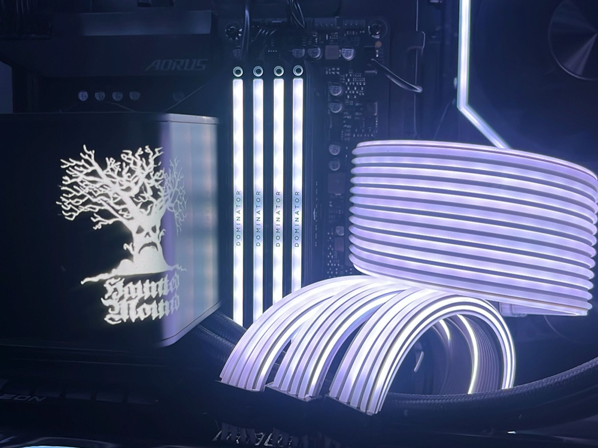 GAMING BUILD | 9070 XT | 7800X3D | 4TB M.2 | 32GB DDR5