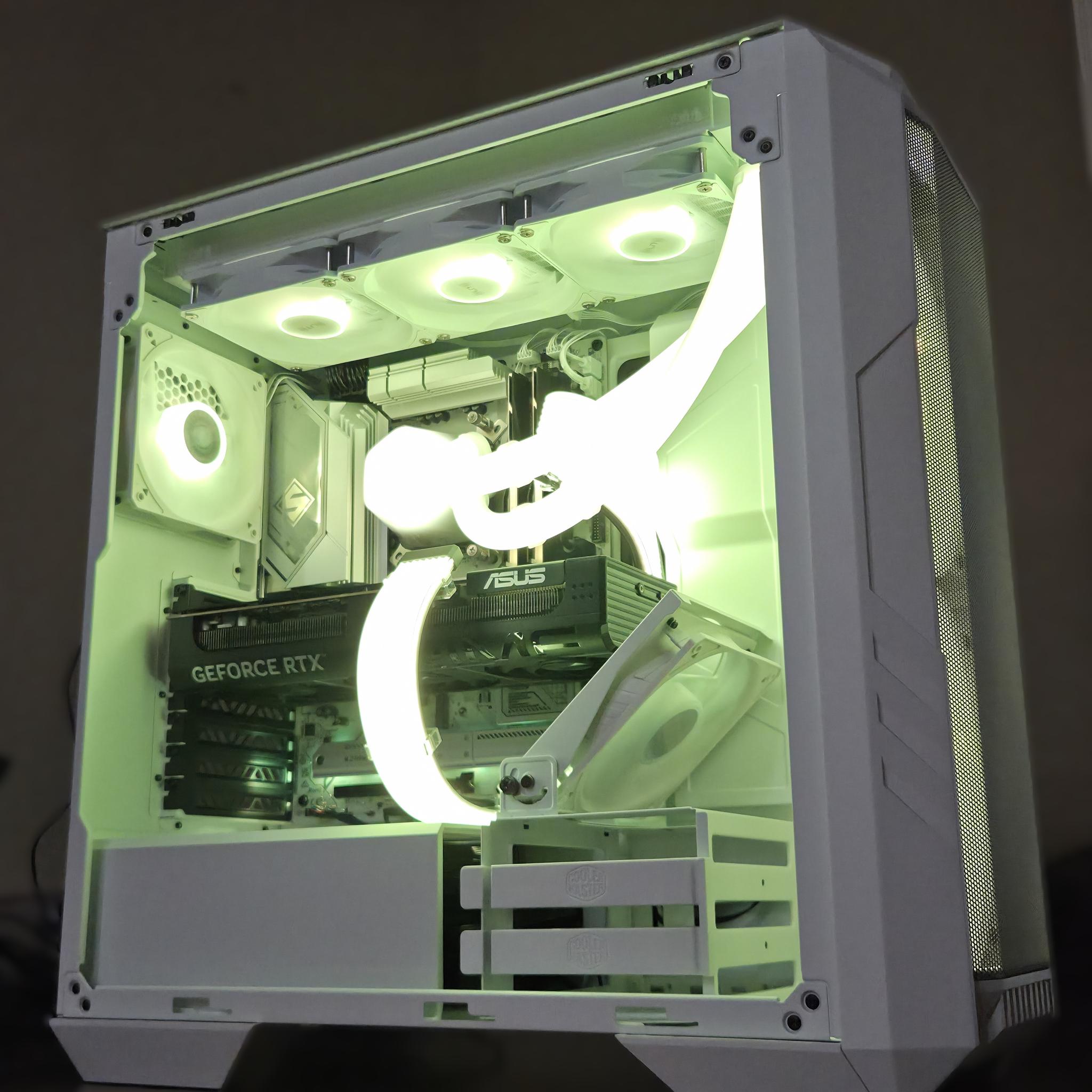 Stormtrooper!⚪⚫ 5070 Ti | 7800X3D | 32GB DDR5 | 2TB Gen4 NVMe