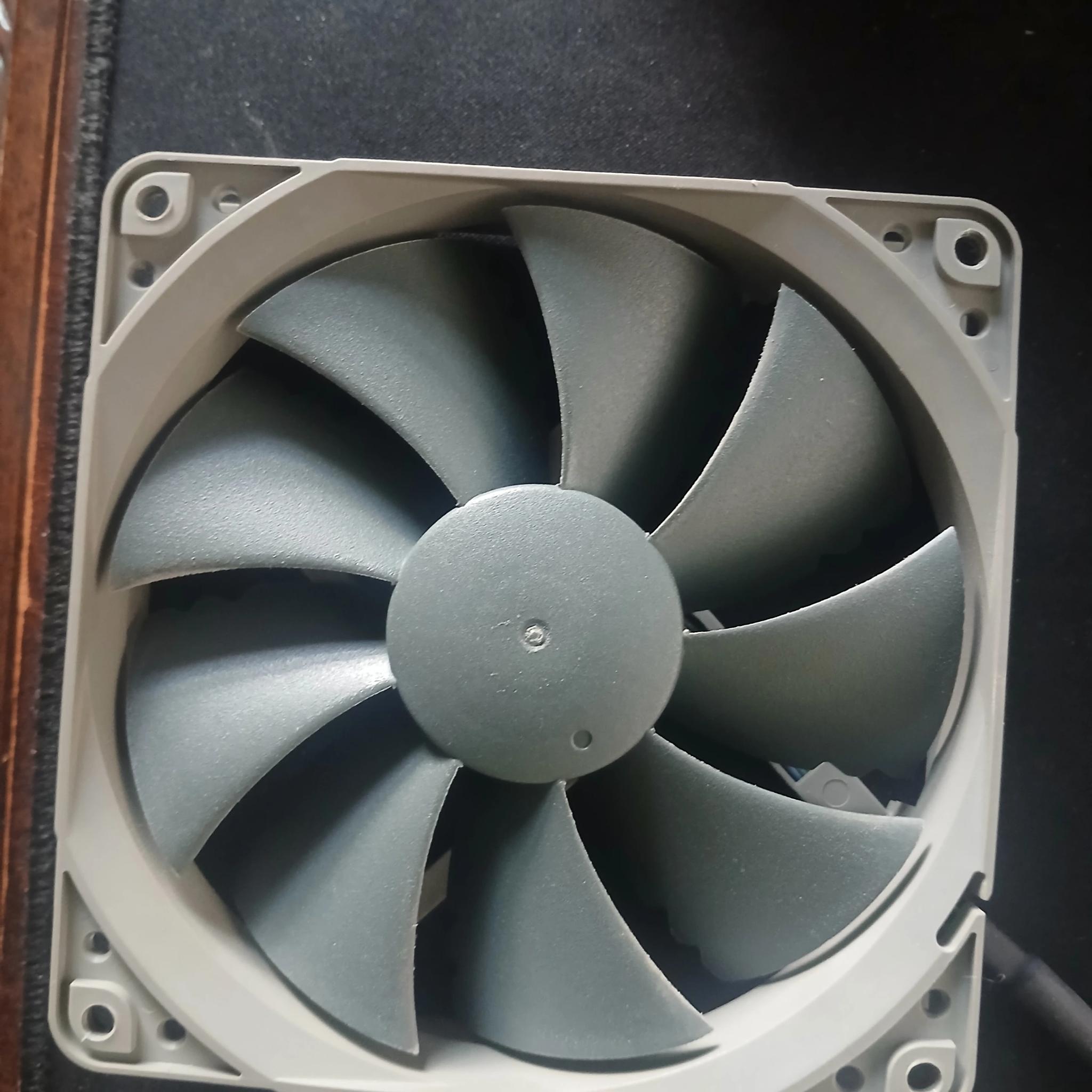Sets of Noctua case fans 120mm and 140mm
