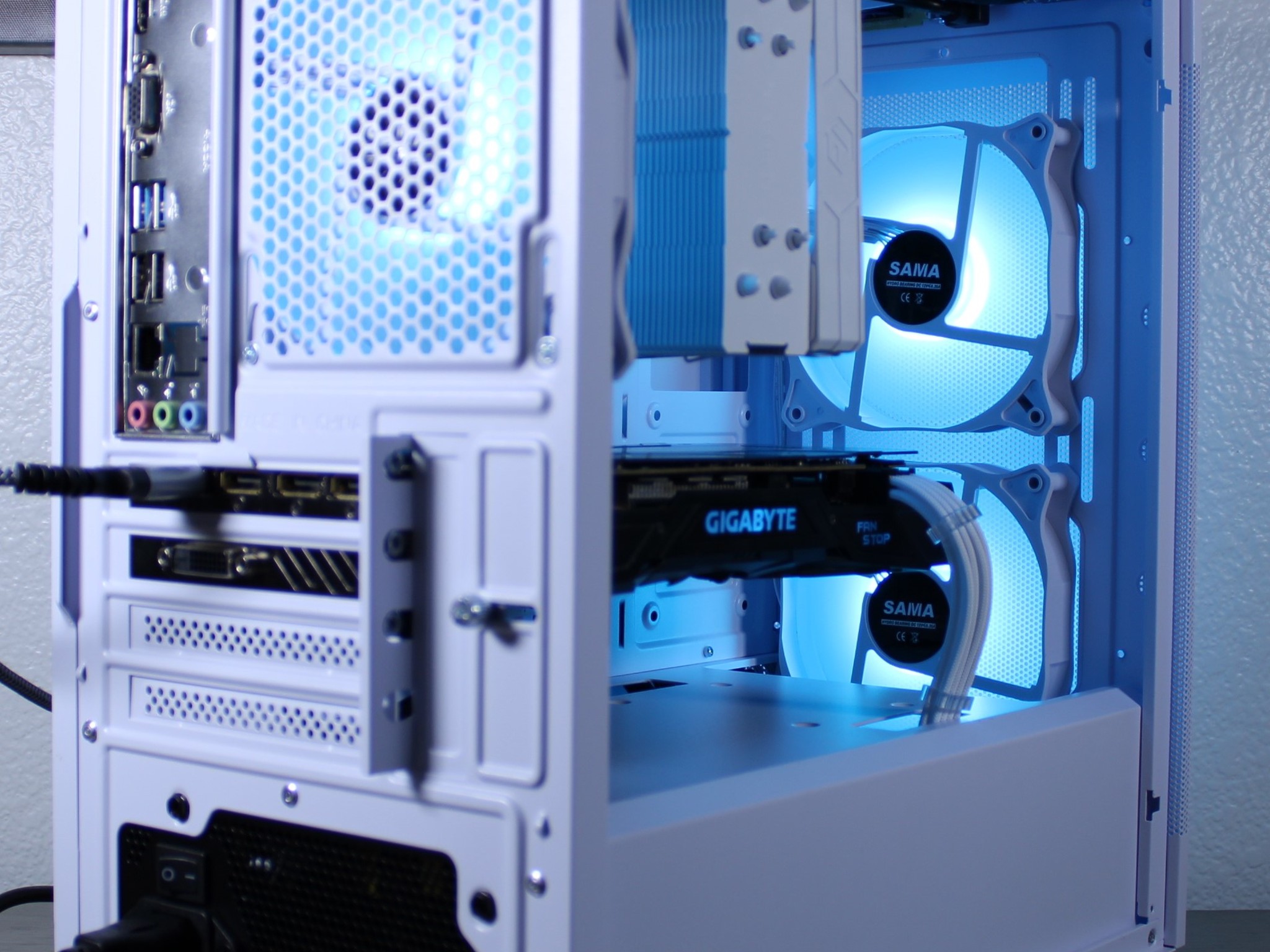 ⚪⚫⚪ Gaming PC! | GTX 1070 TI | Ryzen 5 2600 | 16GB DDR4 Ram | 1TB NVMe | Win 10 Activated | WiFi