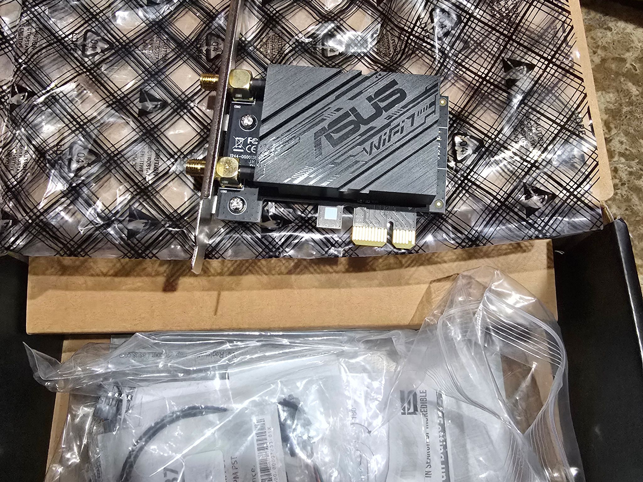 ASUS PCE-BE92BT WiFi 7 PCI-E Adapter 6GHz 320MHz Bluetooth 5.4 WPA3 Network Security OFDMA MU-MIMO