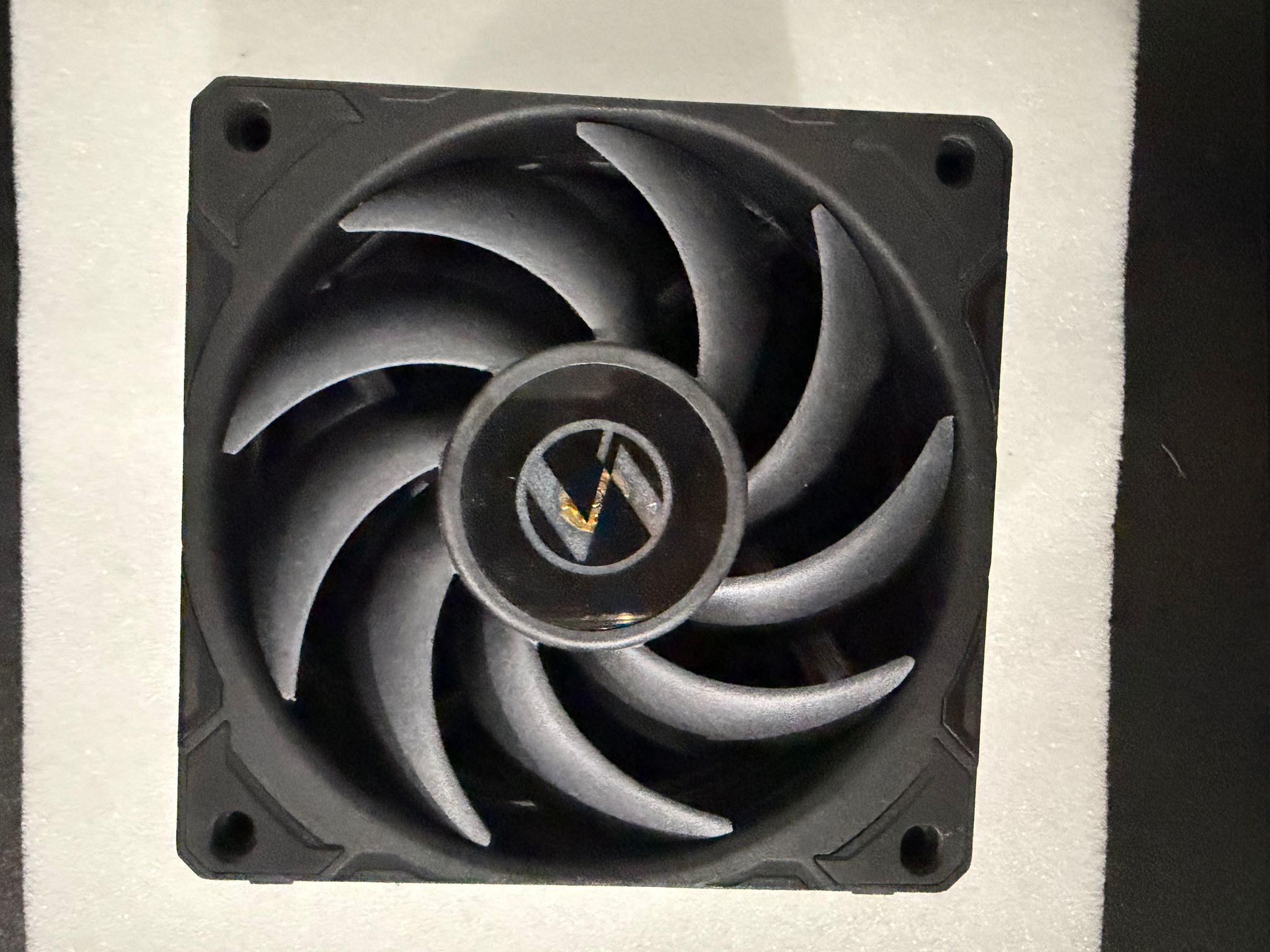 Lian Li Wireless Fans Black 3 Pack Free Shipping