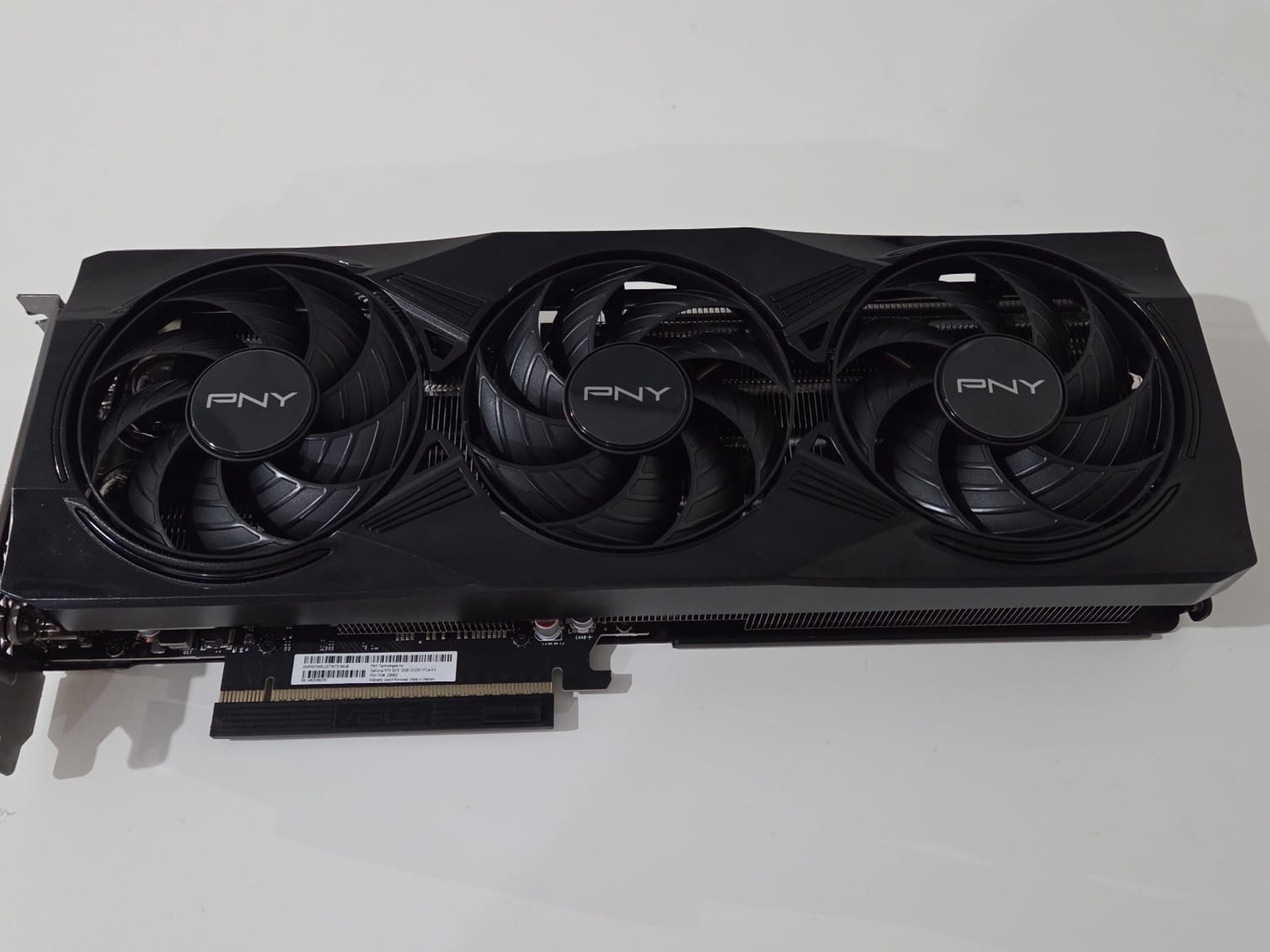 PNY GeForce RTX 5070 12GB GDDR7 Triple Fan - DLSS 4 - Blackwell - Like New