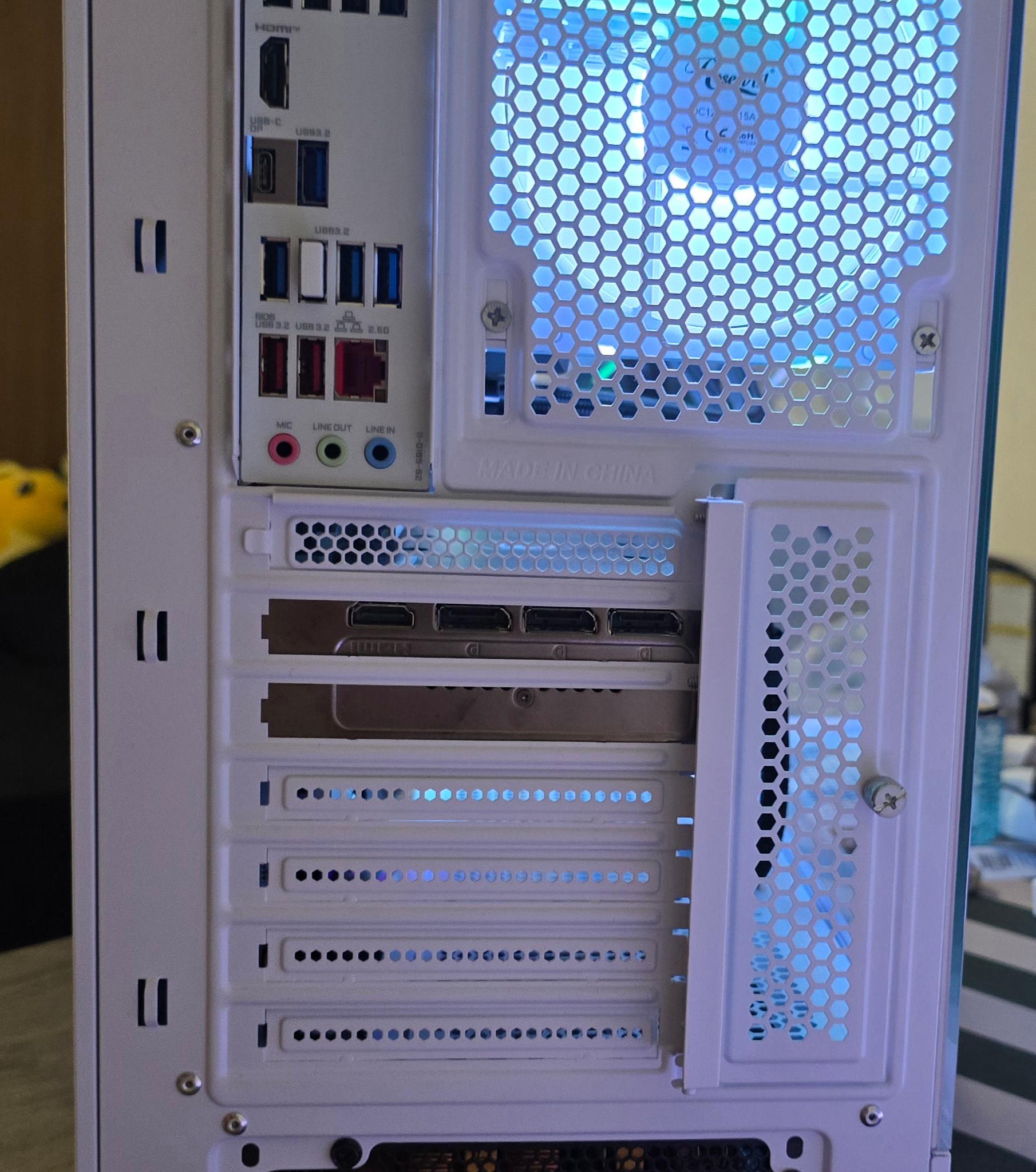 ● White Custom PC ● Ryzen 7 7800X3D | Gefore RTX 5070 12GB | 32GB DDR5-6000 NVME
