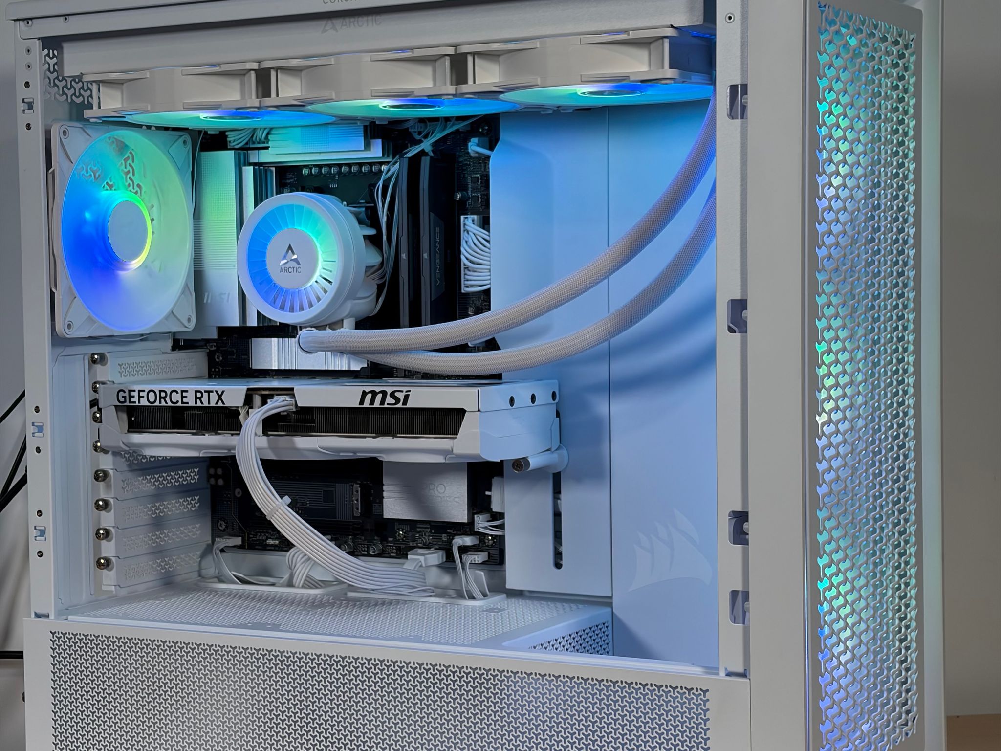 GeForce RTX 5080, Ryzen 7 9800X3D, 96GB RAM Gaming Beast