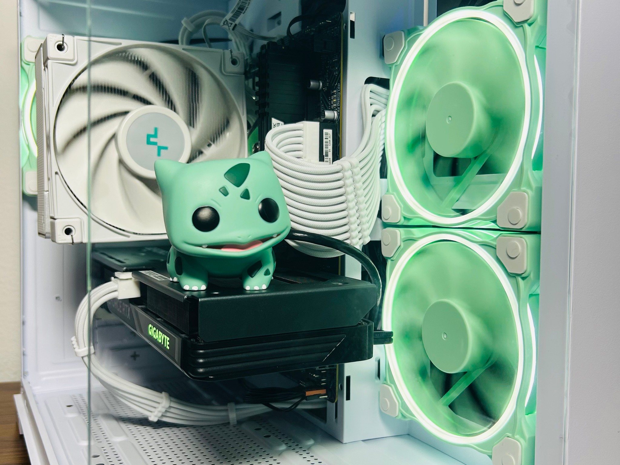 🐢🦖🌿Bulbasaur🌿🐢🦖 White Gaming PC (RTX 4060)