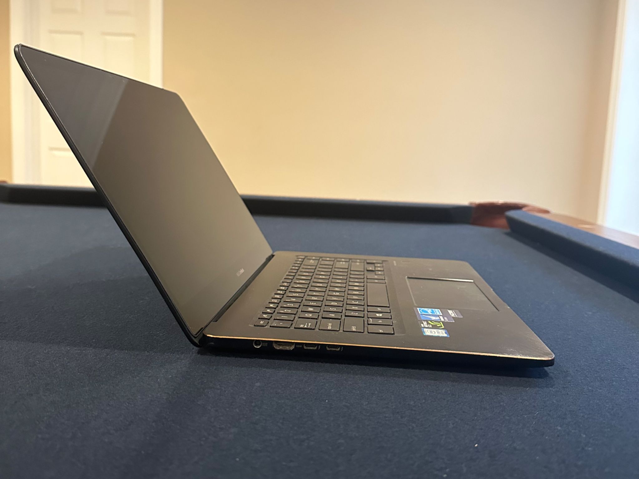 ASUS ZenBook Pro 15 UX580GE; Intel Core i9 8th Gen; NVIDIA GeForce GTX 1050 Ti