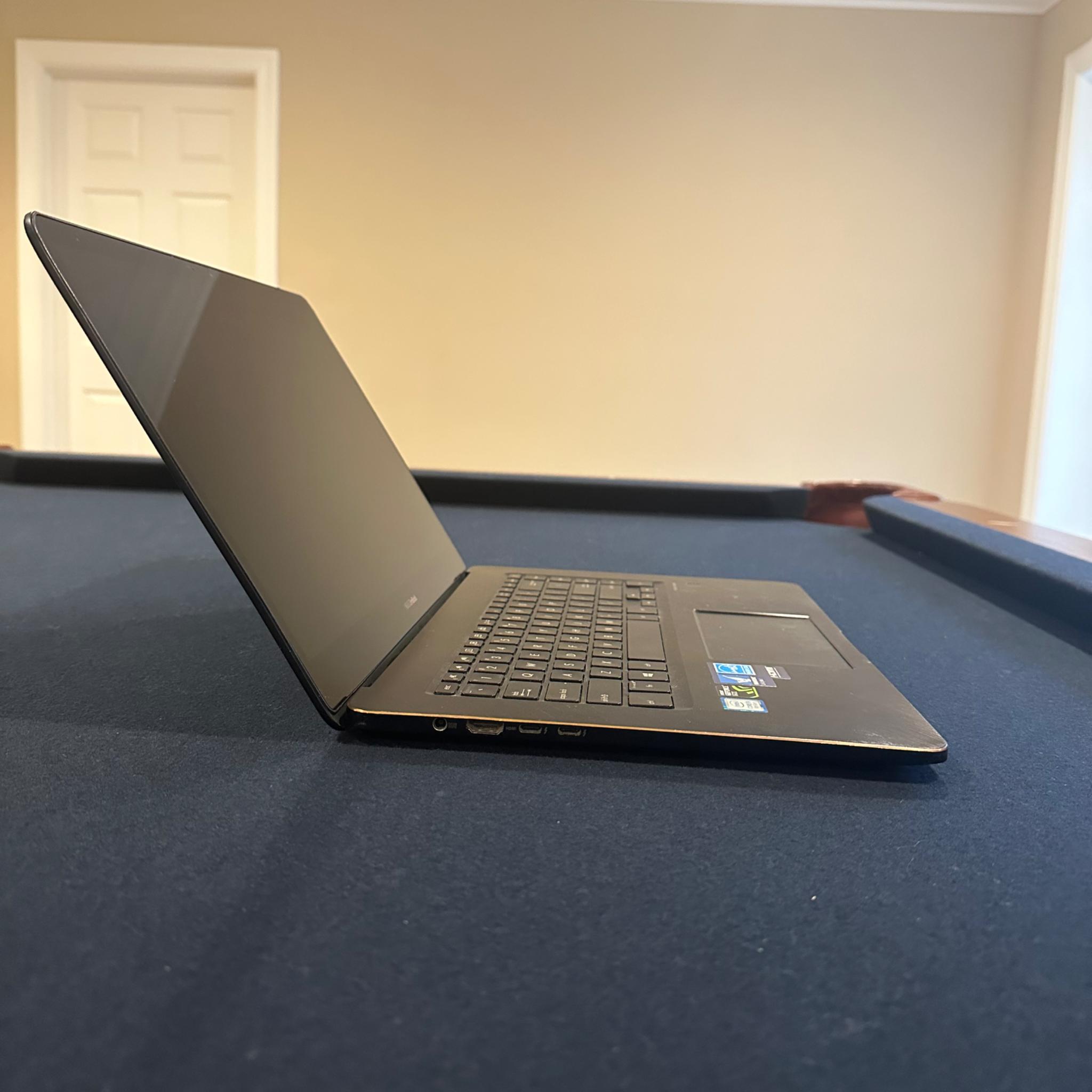 ASUS ZenBook Pro 15 UX580GE; Intel Core i9 8th Gen; NVIDIA GeForce GTX 1050 Ti