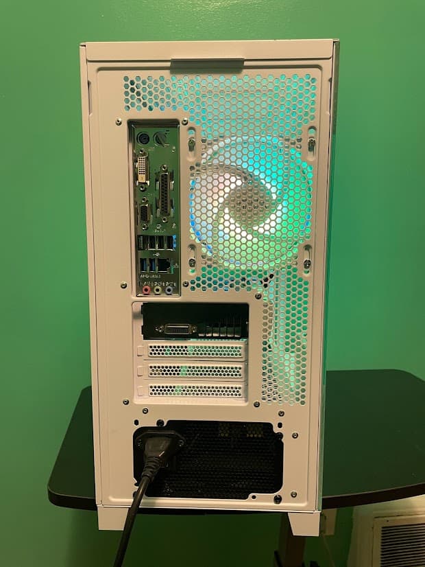 White GLASS Gaming PC| Intel i5 / Amd RX580 / 8GB / 500GB SSD Win 10 Pro WiFi