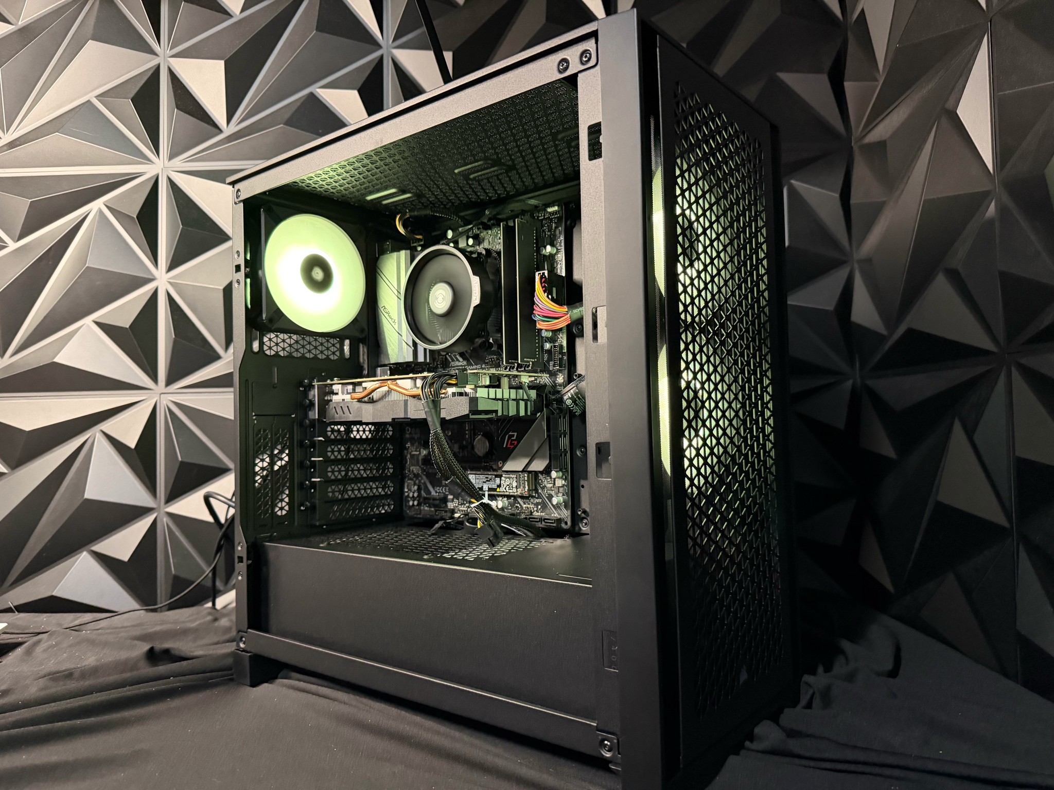 🔥 💸 Budget Baddie 💸 🔥 Ryzen5 3600| RX 580 8 GB | 16 GB DDR4|750 GB NVMe