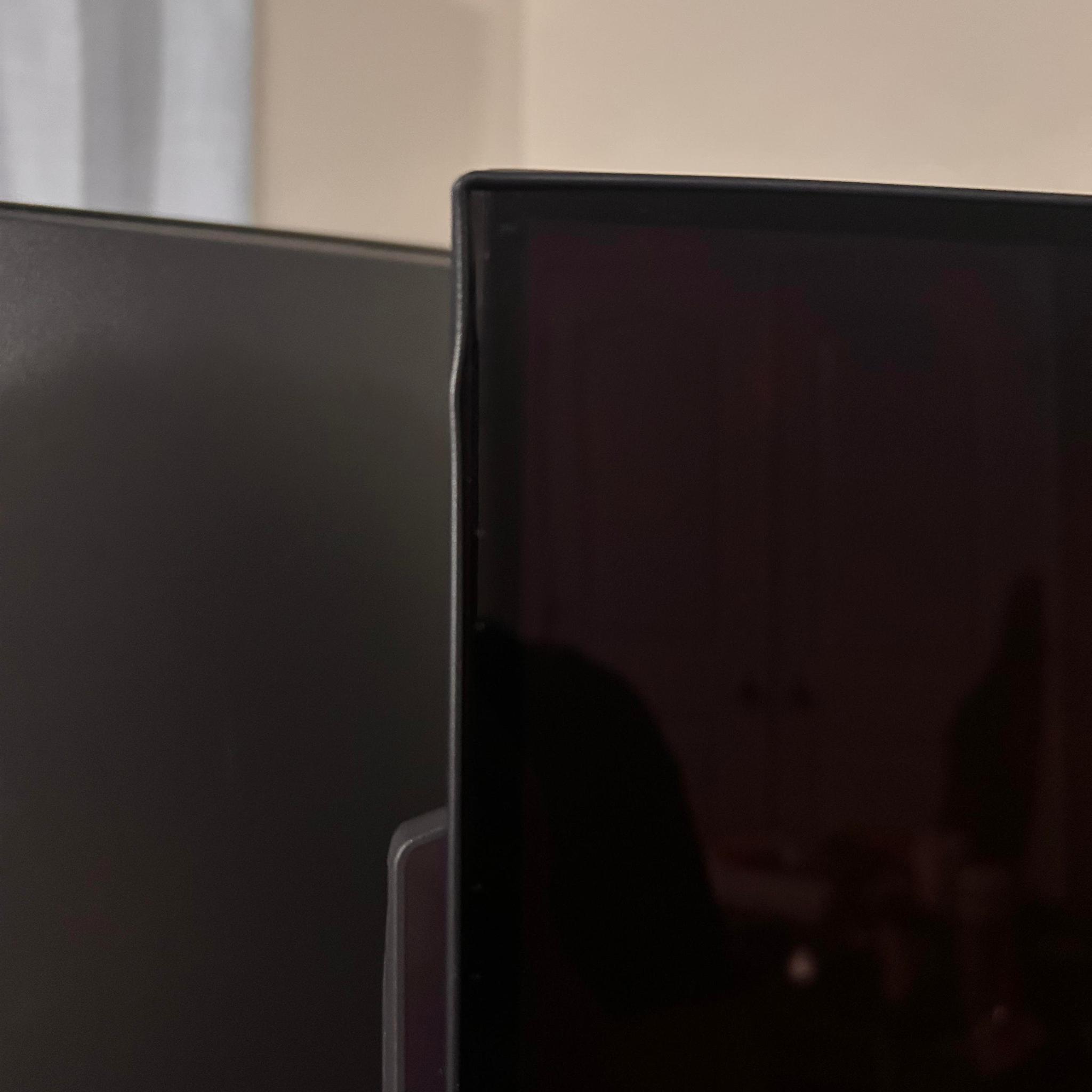 LG UltraGear 27" OLED (240hz) 2K (2560x1440) Gaming Monitor (27GX704A-B) (Only 9hrs Used!)