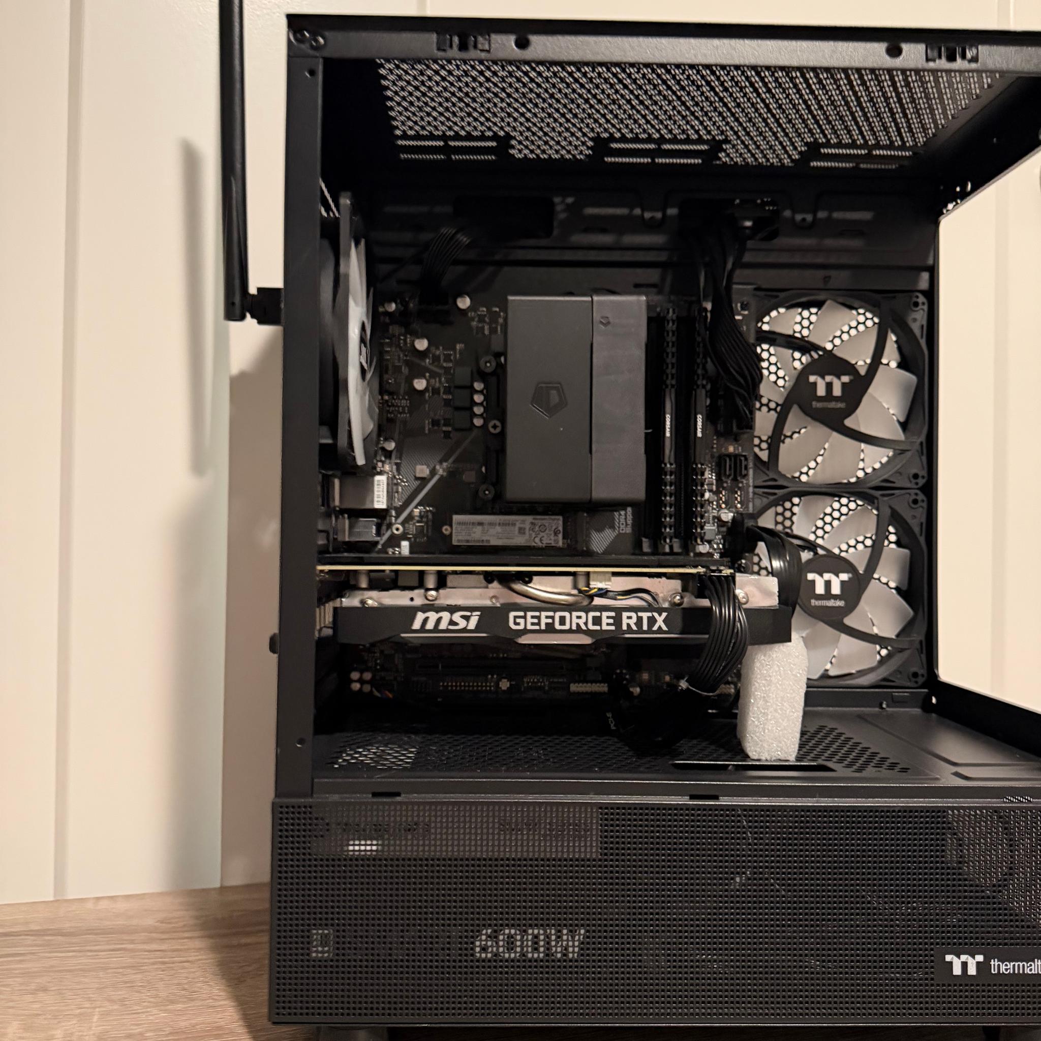 Intel I-3 10100f, Rtx 2060 super, 16GB Ram, 512GB NVME, Windows 11