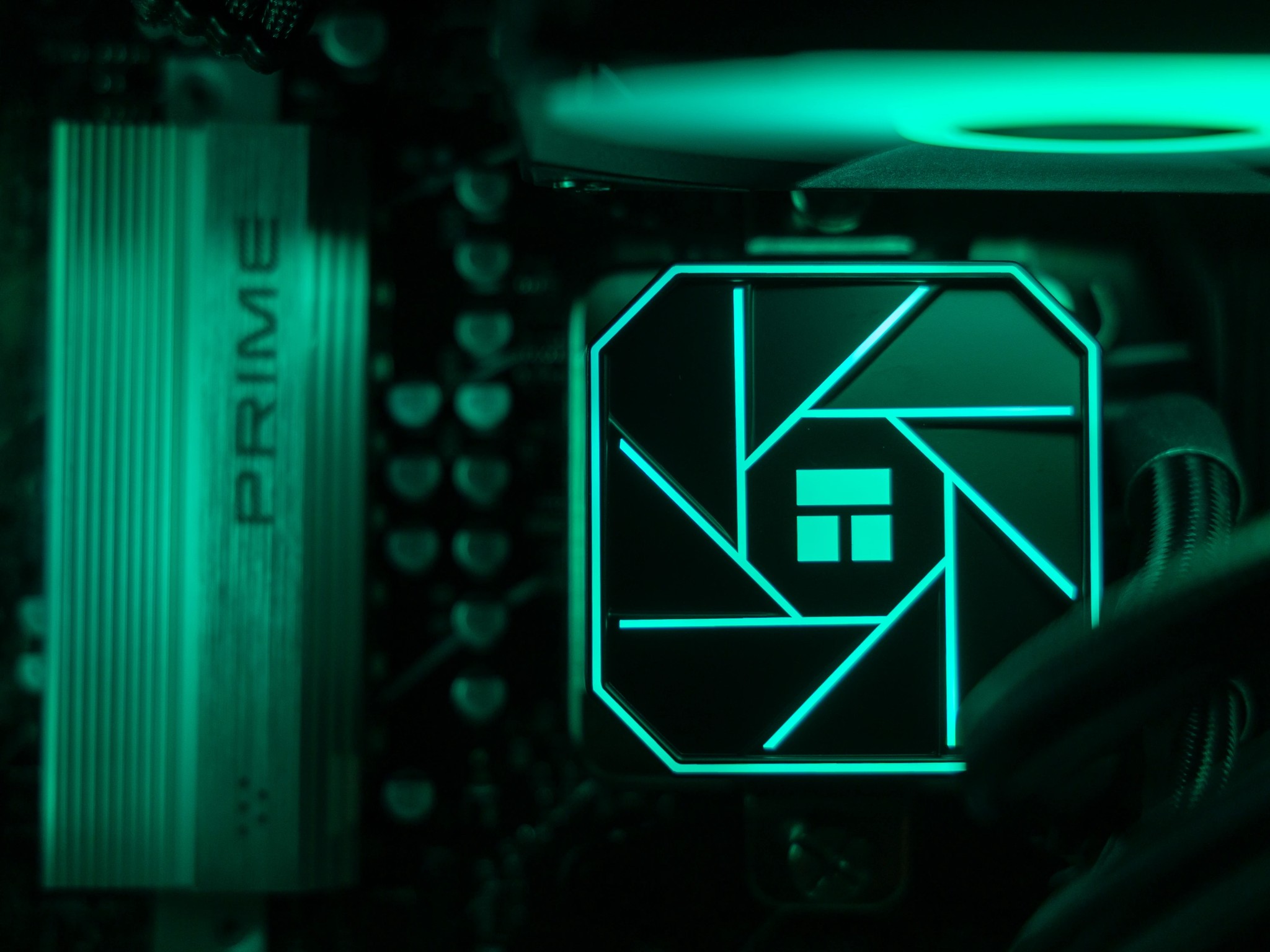 🐉 Eragon 🐉 RTX 5080 / AMD R7 7700X / 2TB NVME / 32GB DDR5 RAM / 240 AIO / Windows 11 Pro