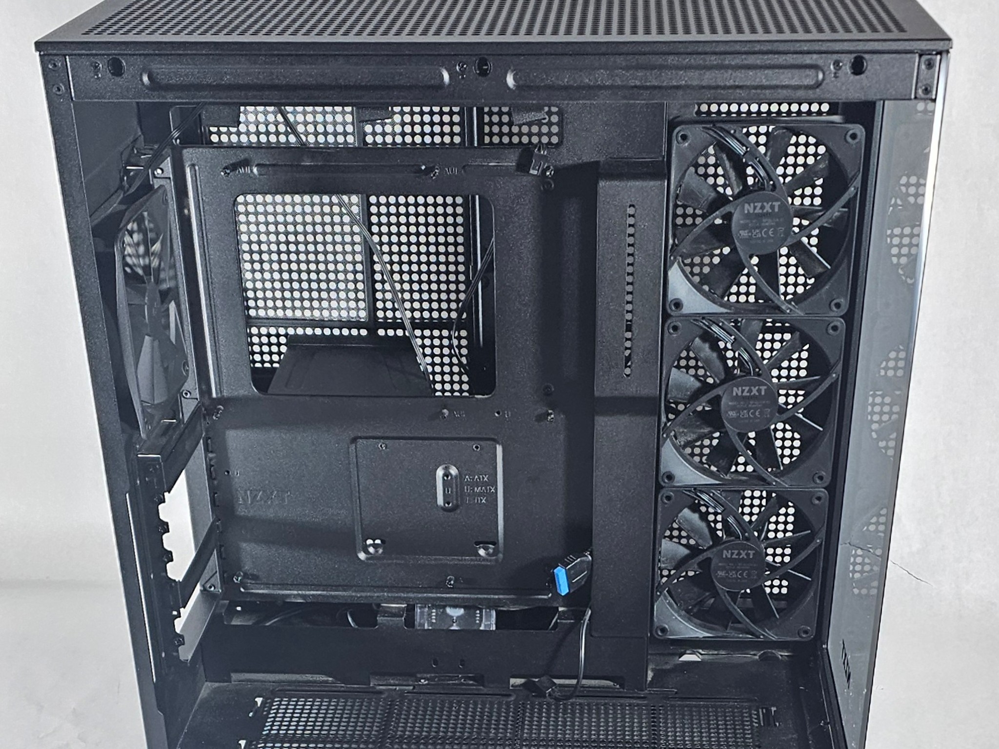 Black NZXT PC Case with Tempered Glass w/ 4 Fans