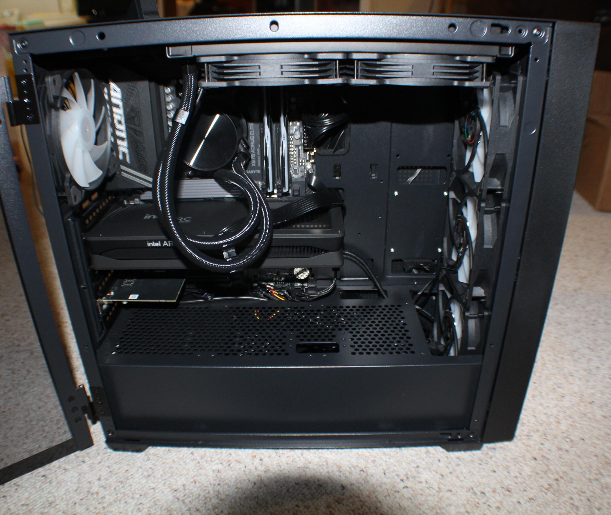 RYZEN 9 7950X3D / GIGABYTE X870 AUROS ELITE WIFI7 / INTEL ARC B580OS EL