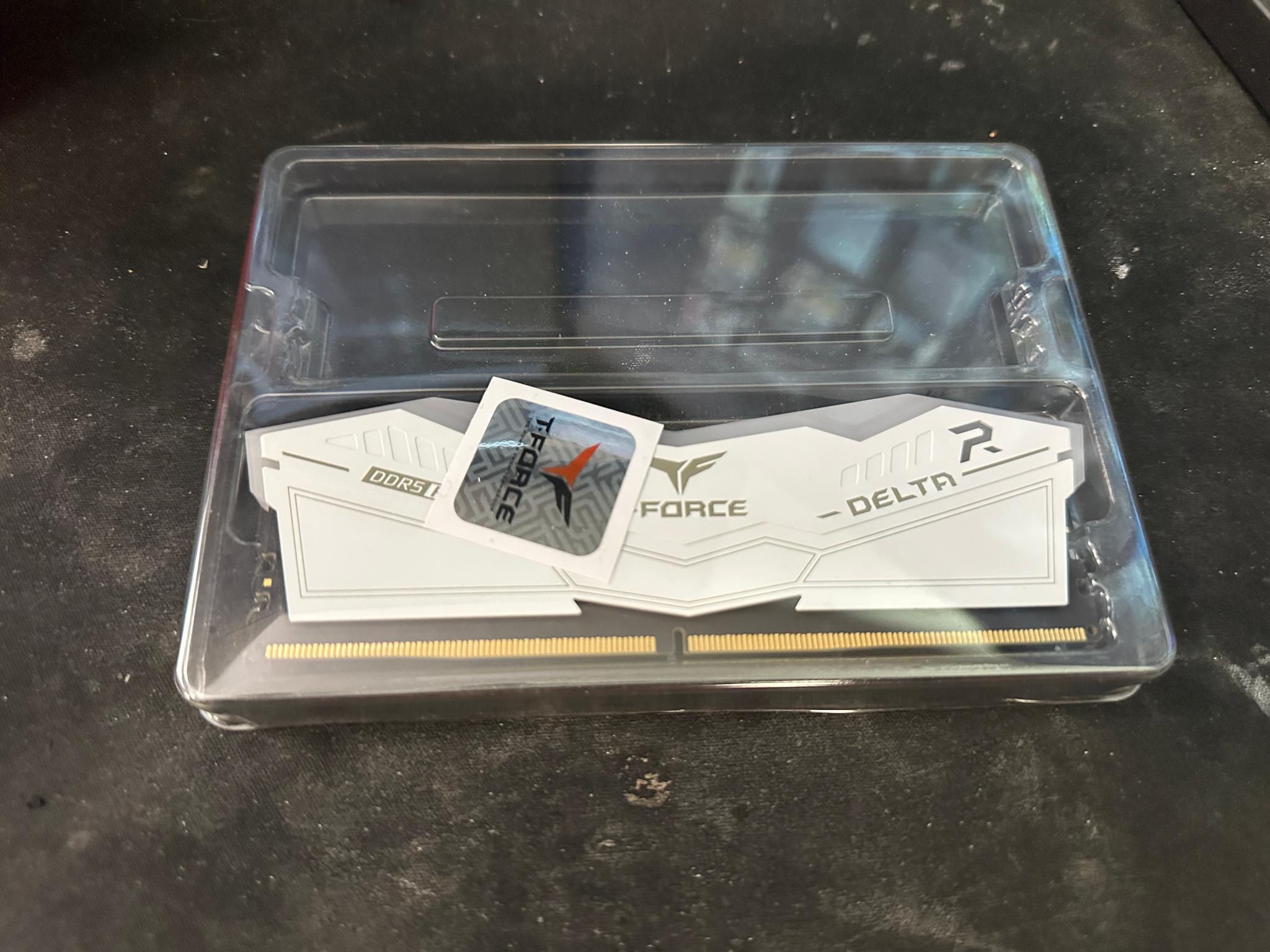White DDR5 T-Force Delta 16gb