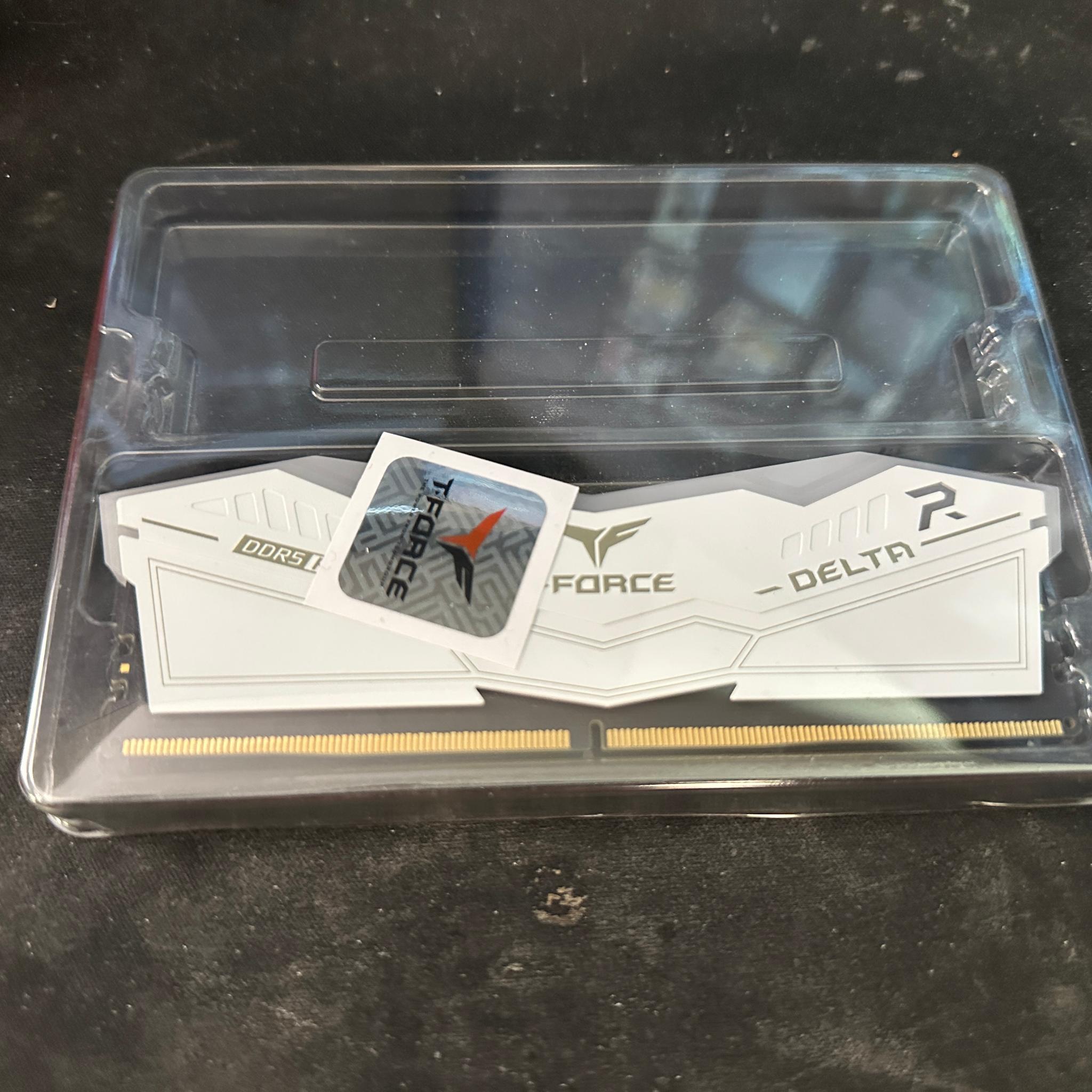 White DDR5 T-Force Delta 16gb