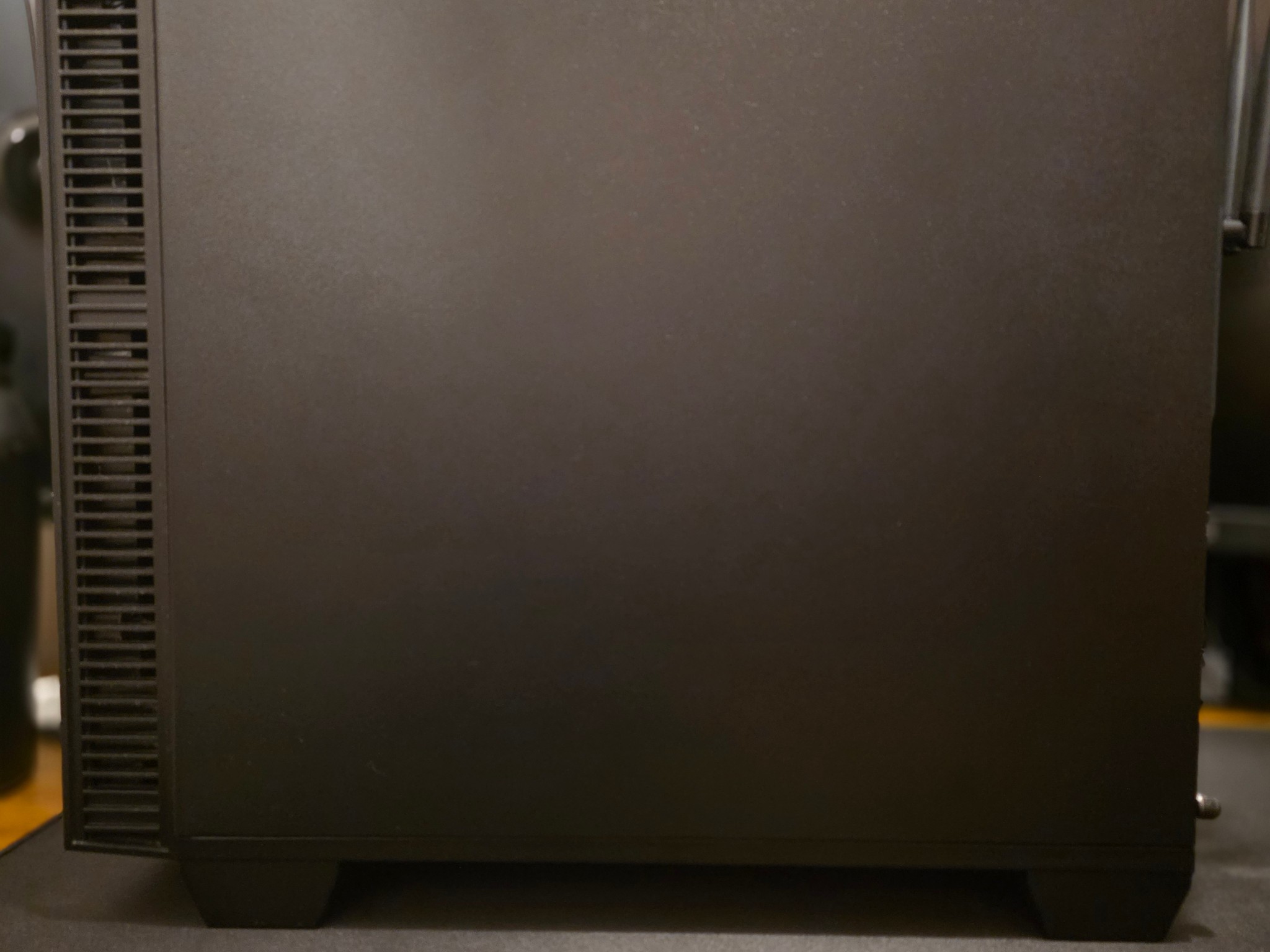 NVIDIA GeForce RTX 4080s, i7-13700KF Liquid Cooled mATX (Perfect Condition)