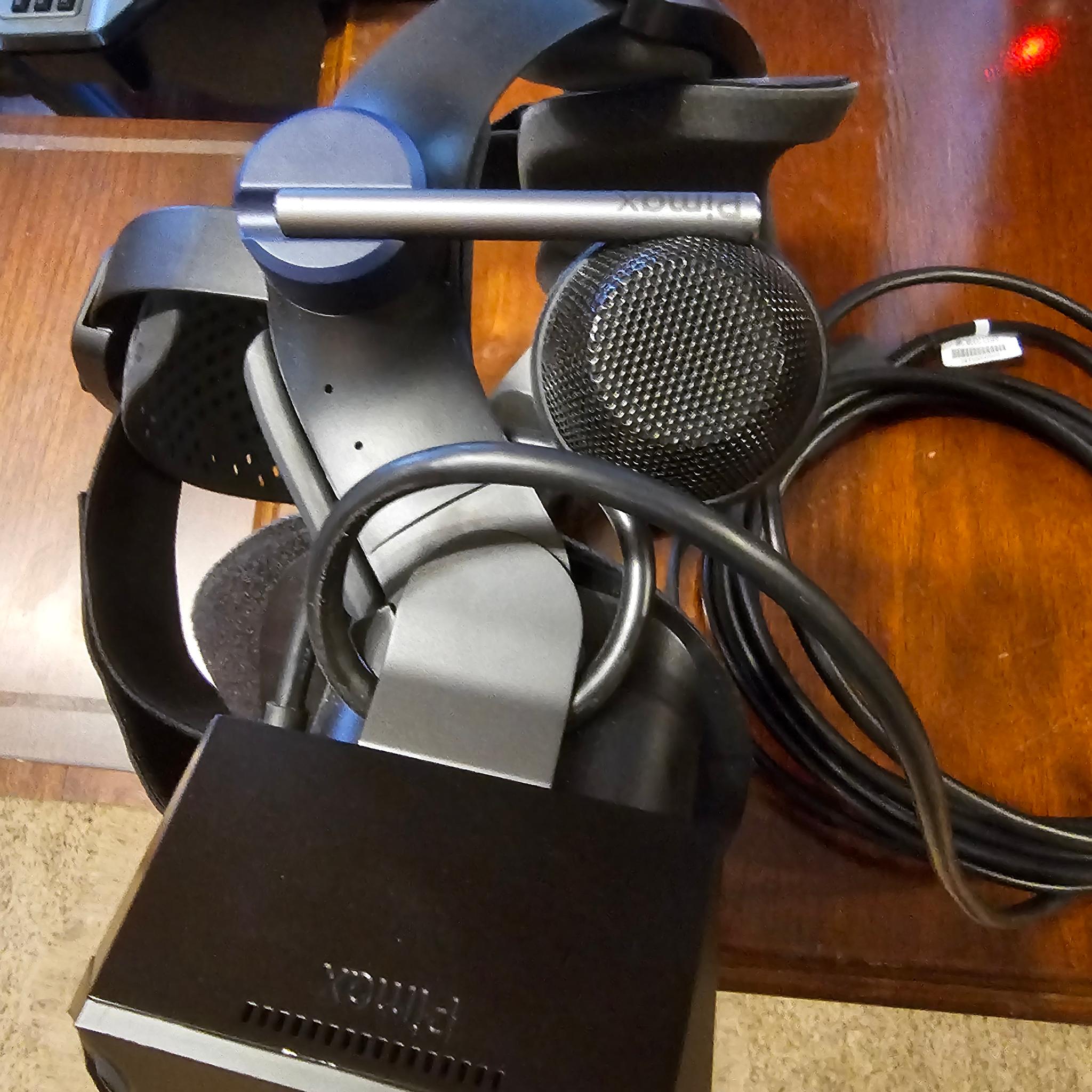 Pimax Crystal Light with, upgraded speakers, comfort strap and controllers