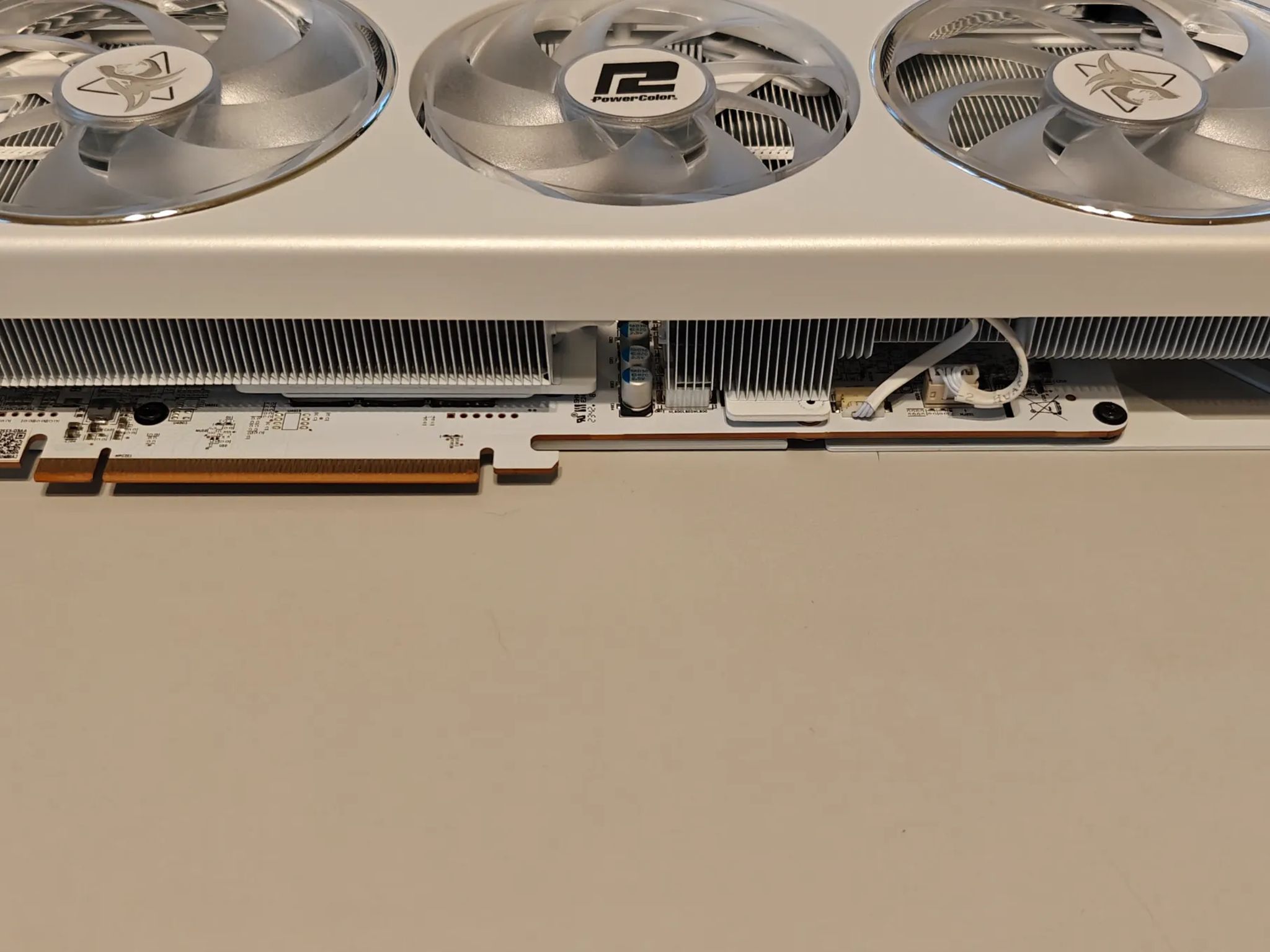 PowerColor Radeon RX 7800 XT HellHound Spectral White 16GB GDDR6