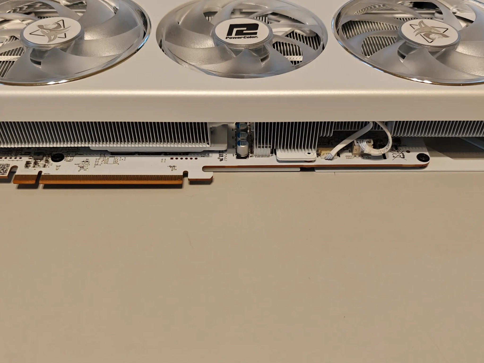 PowerColor Radeon RX 7800 XT HellHound Spectral White 16GB GDDR6