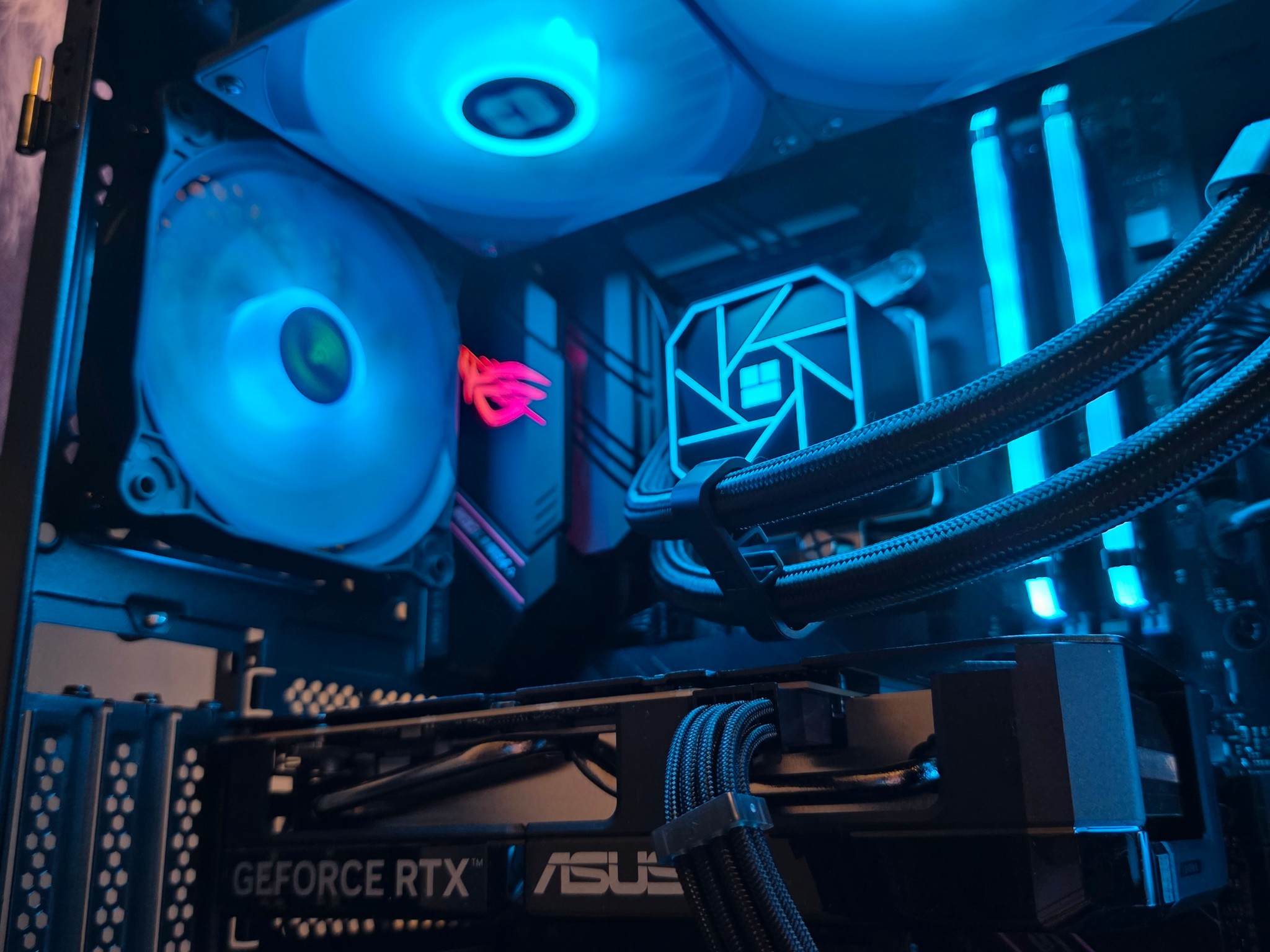 RTX 5060 + RYZEN 5 5500 PC