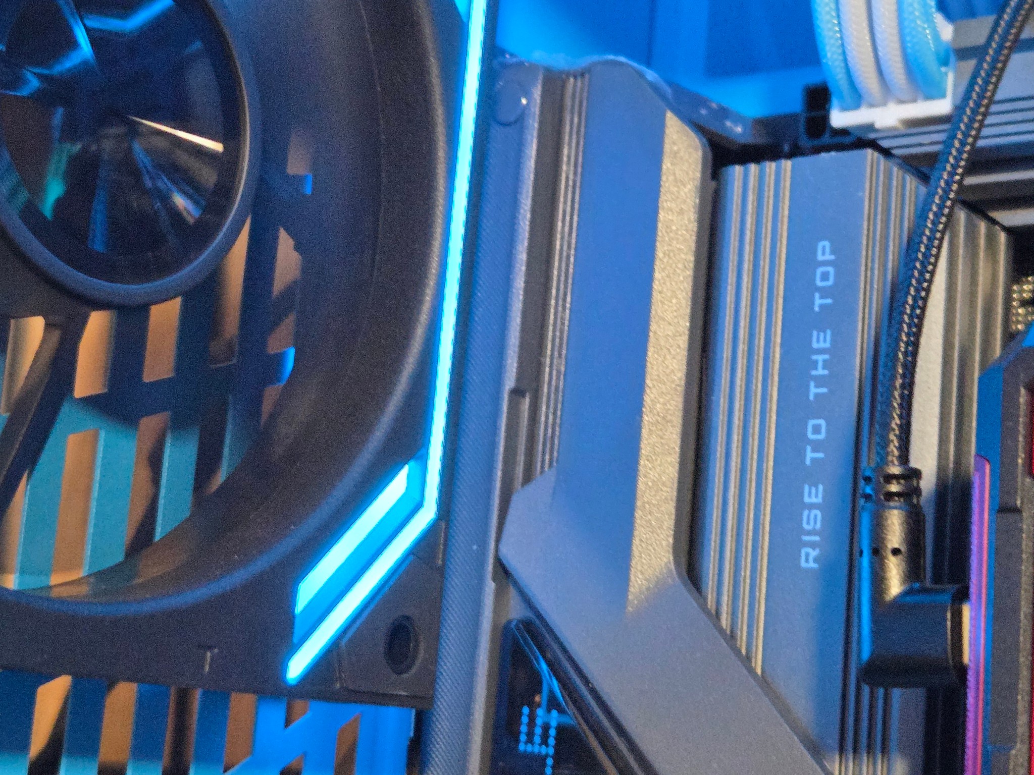 ❄ICE❄ Hyte Y70 | RTX 5080| Ryzen 9800X3D | 32GB DDR5 | 2TB NVME | GOLD PSU | Windows 11 | WIFI