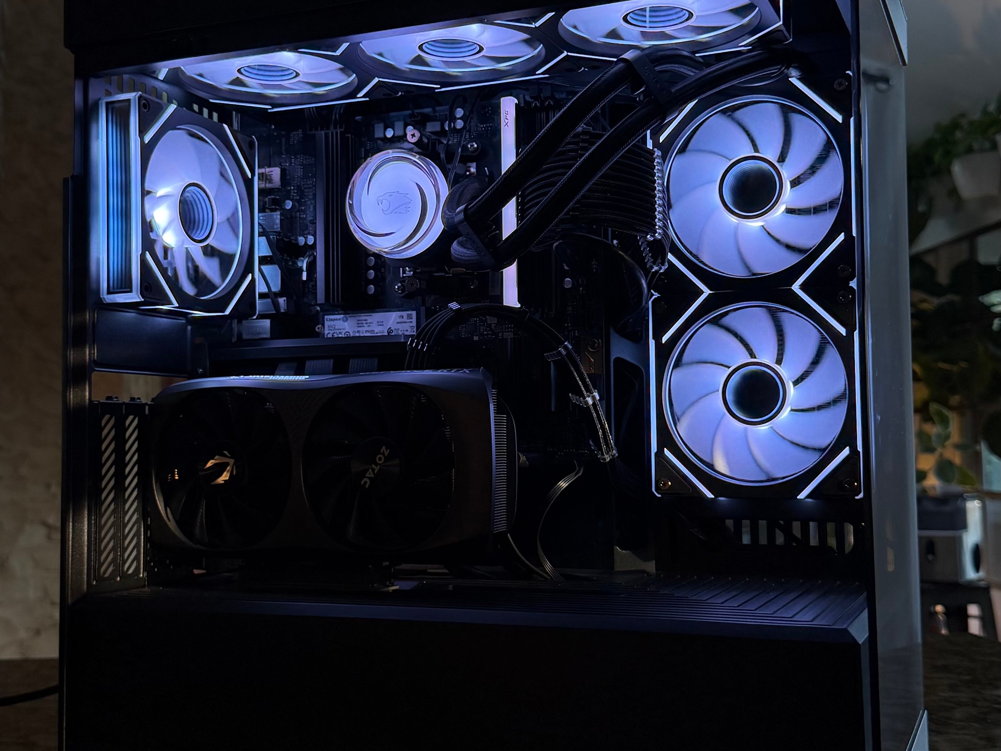 Ryzen 7 7700 | RTX 4070 Gaming PC | Hyte Y40 | 1TB NVMe | DDR5