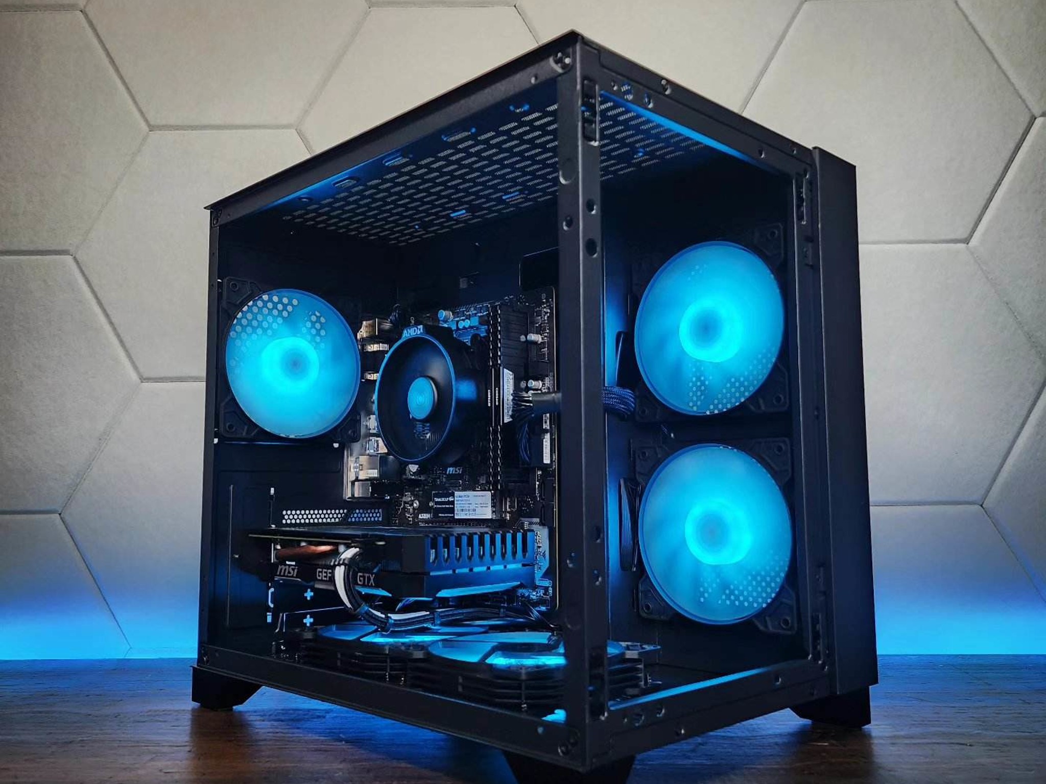 💙🖤💙 GTX 1660 Super // Ryzen 3 4100 // 16GB 3600MHz // 500GB NVMe Gen 4