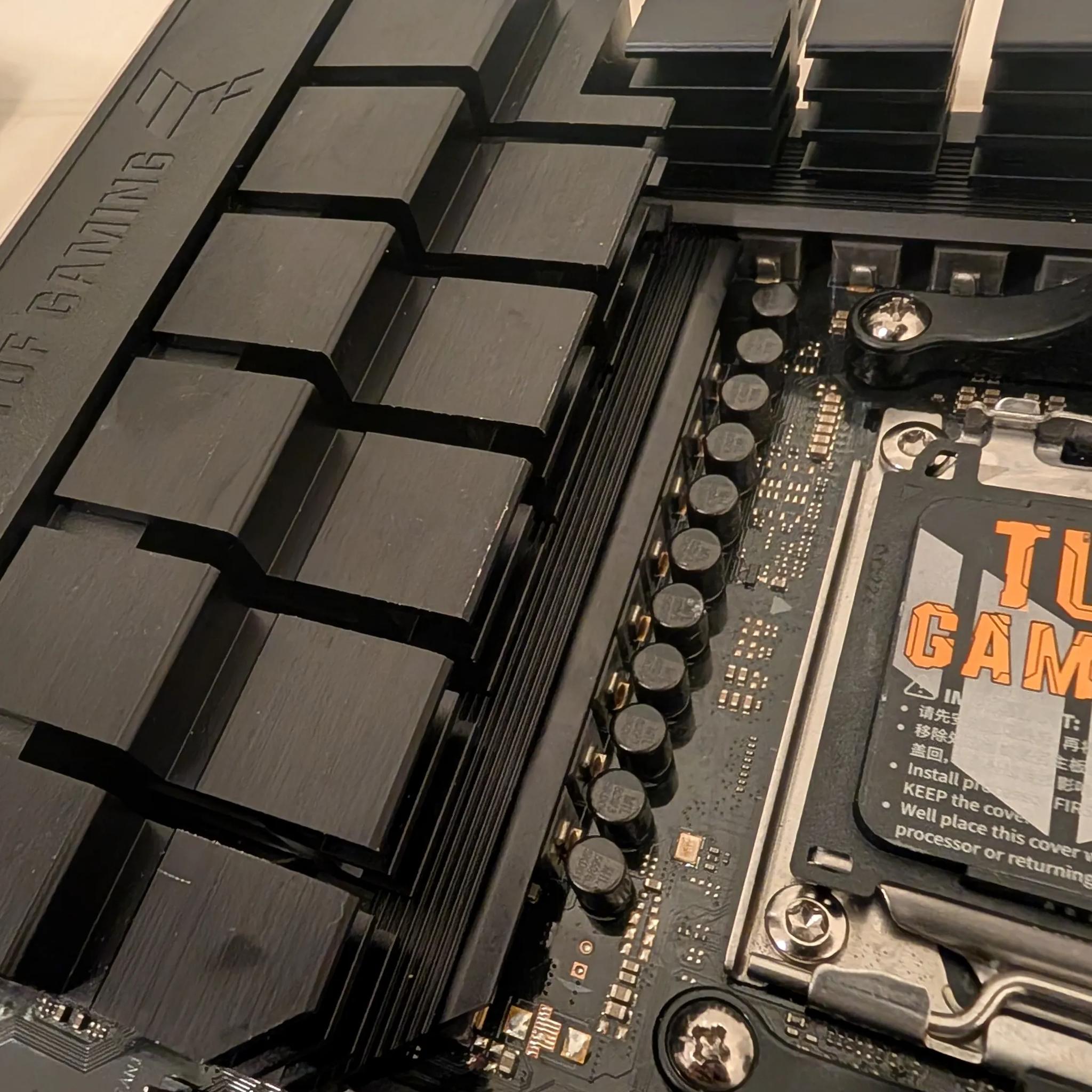 ASUS TUF GAMING B650-PLUS WIFI AM5, ATX motherboard, PCIe® 5.0 M.2 , DDR5