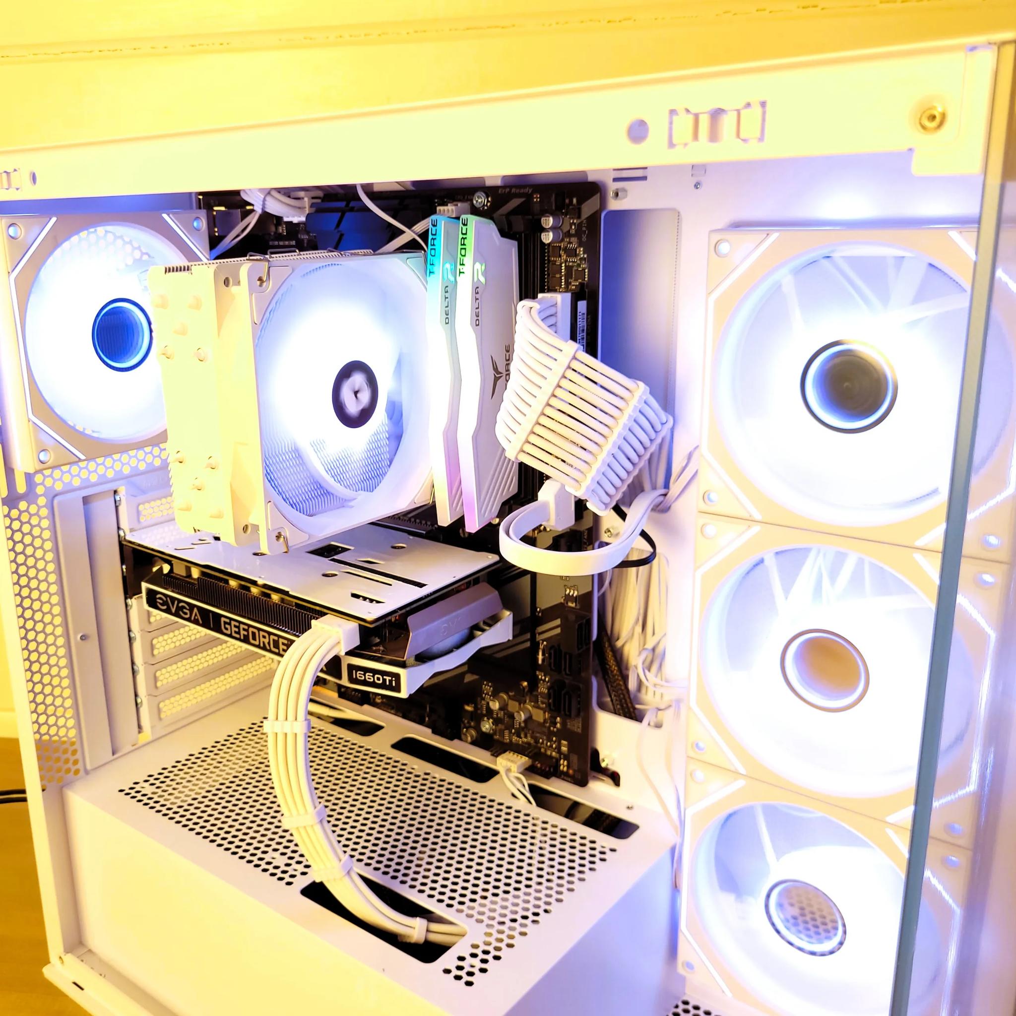 Christmas Sale! Budget Gaming White Fishtank Case | Next Day Shipping!