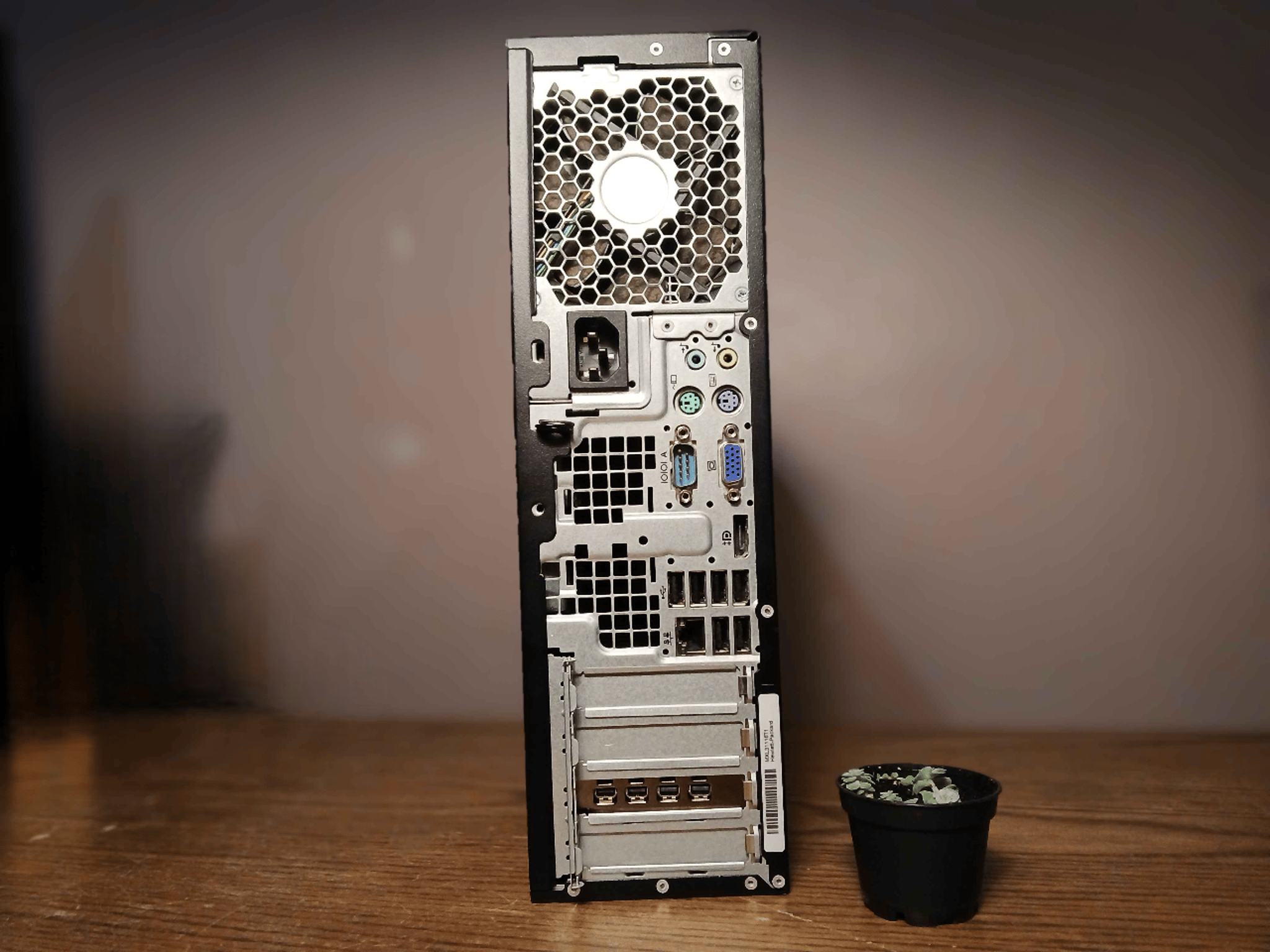Xeon e3-1240 | FirePro W4100 | 8gb 1600MHz | 240gb ssd