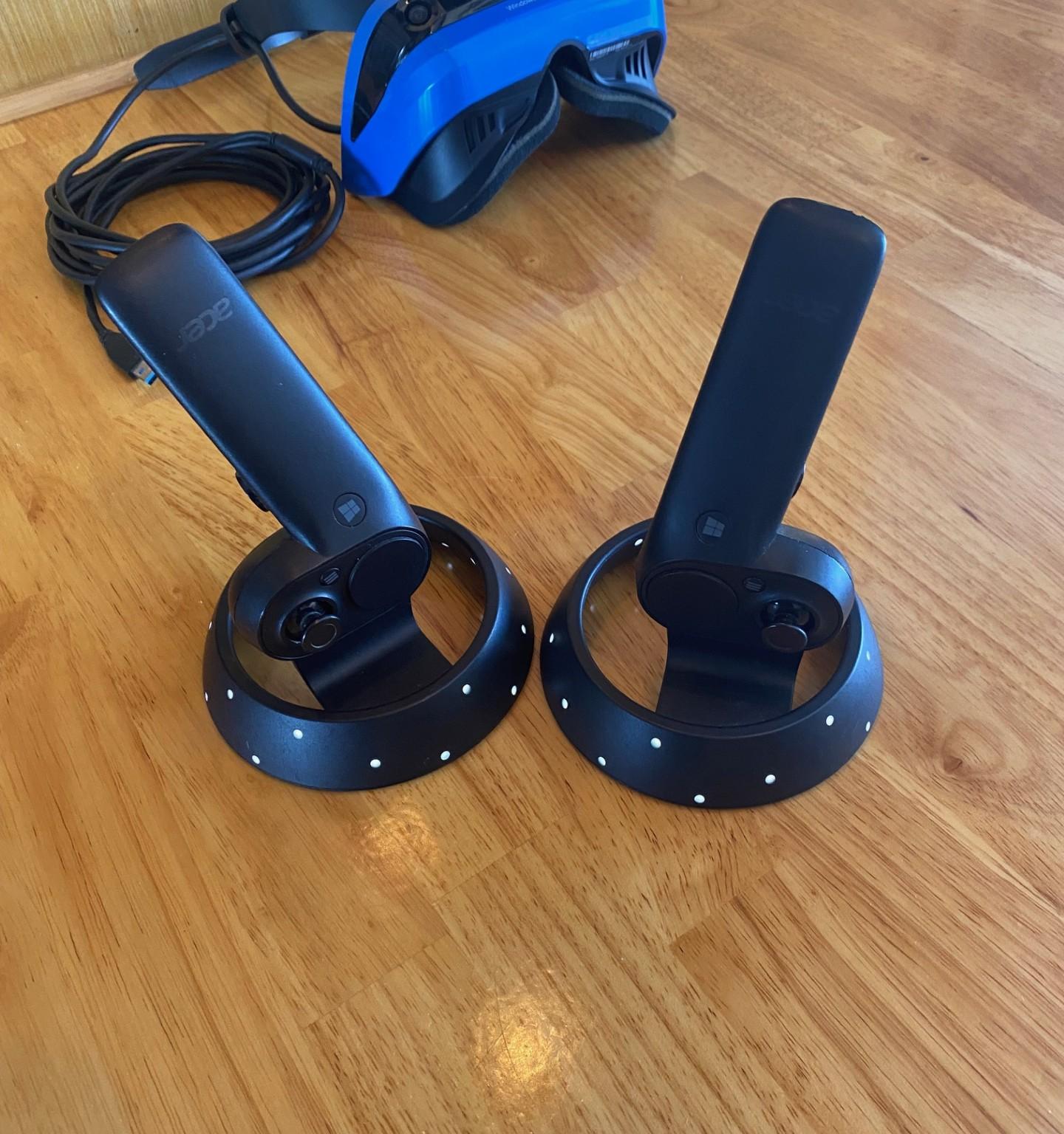Acer Windows Mixed Reality VR Headset - Developer Edition