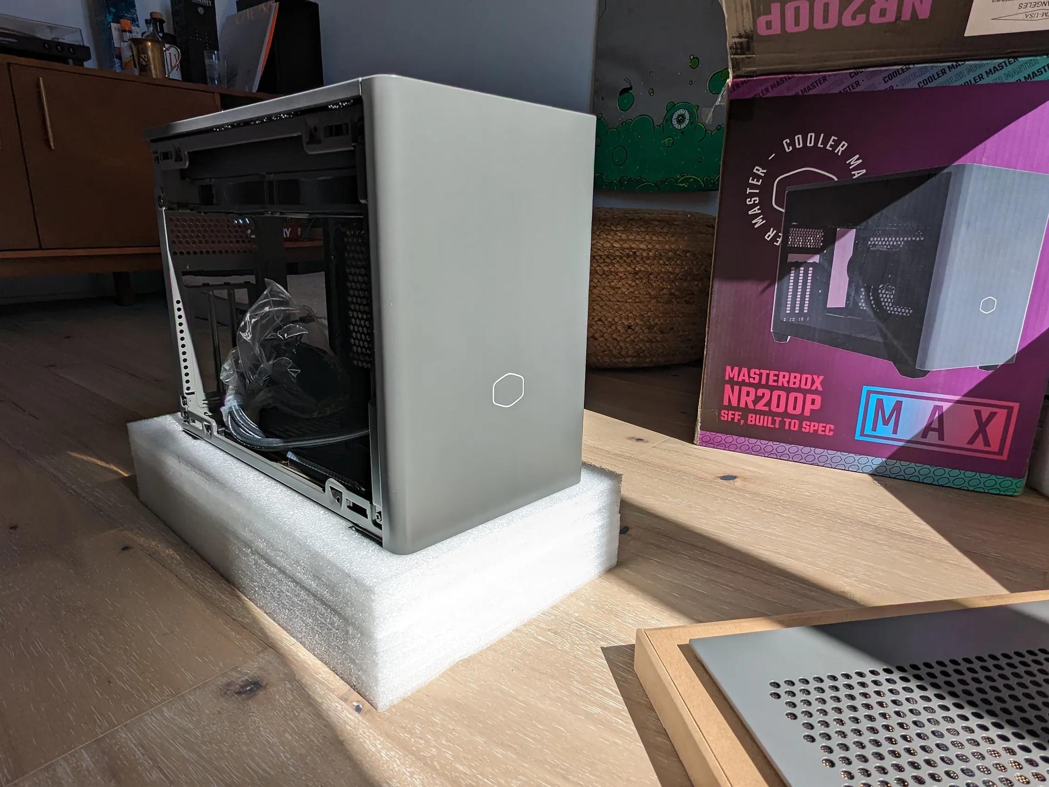Cooler Master NR200P MAX
