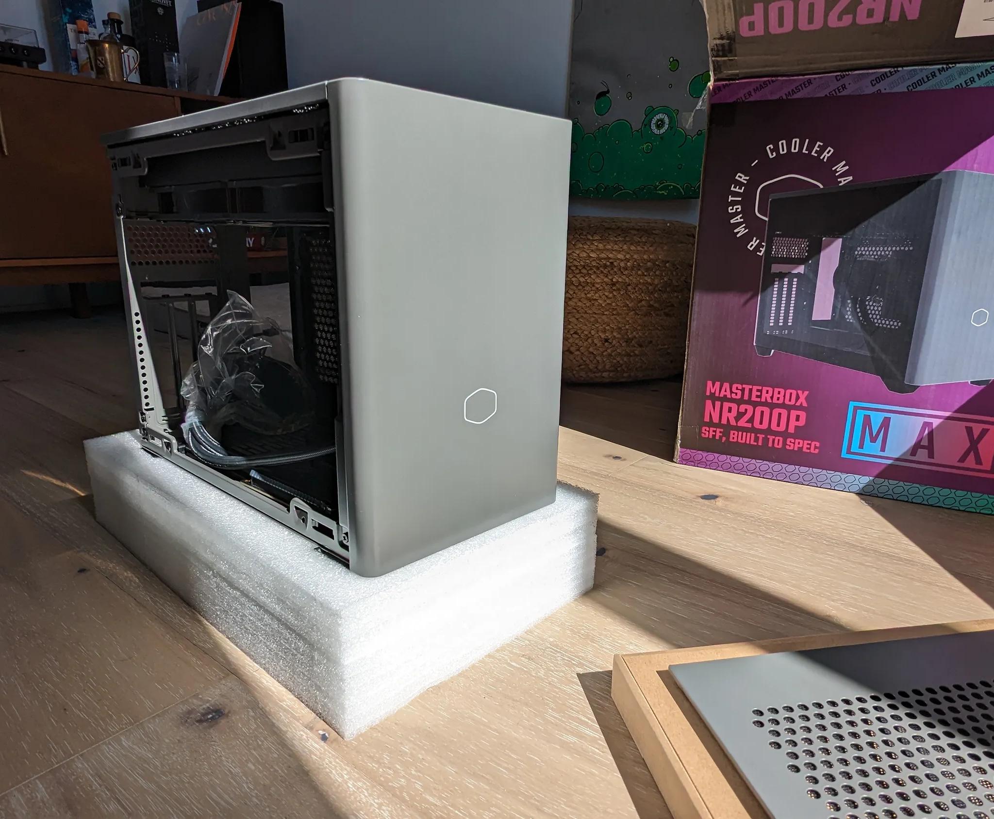 Cooler Master NR200P MAX