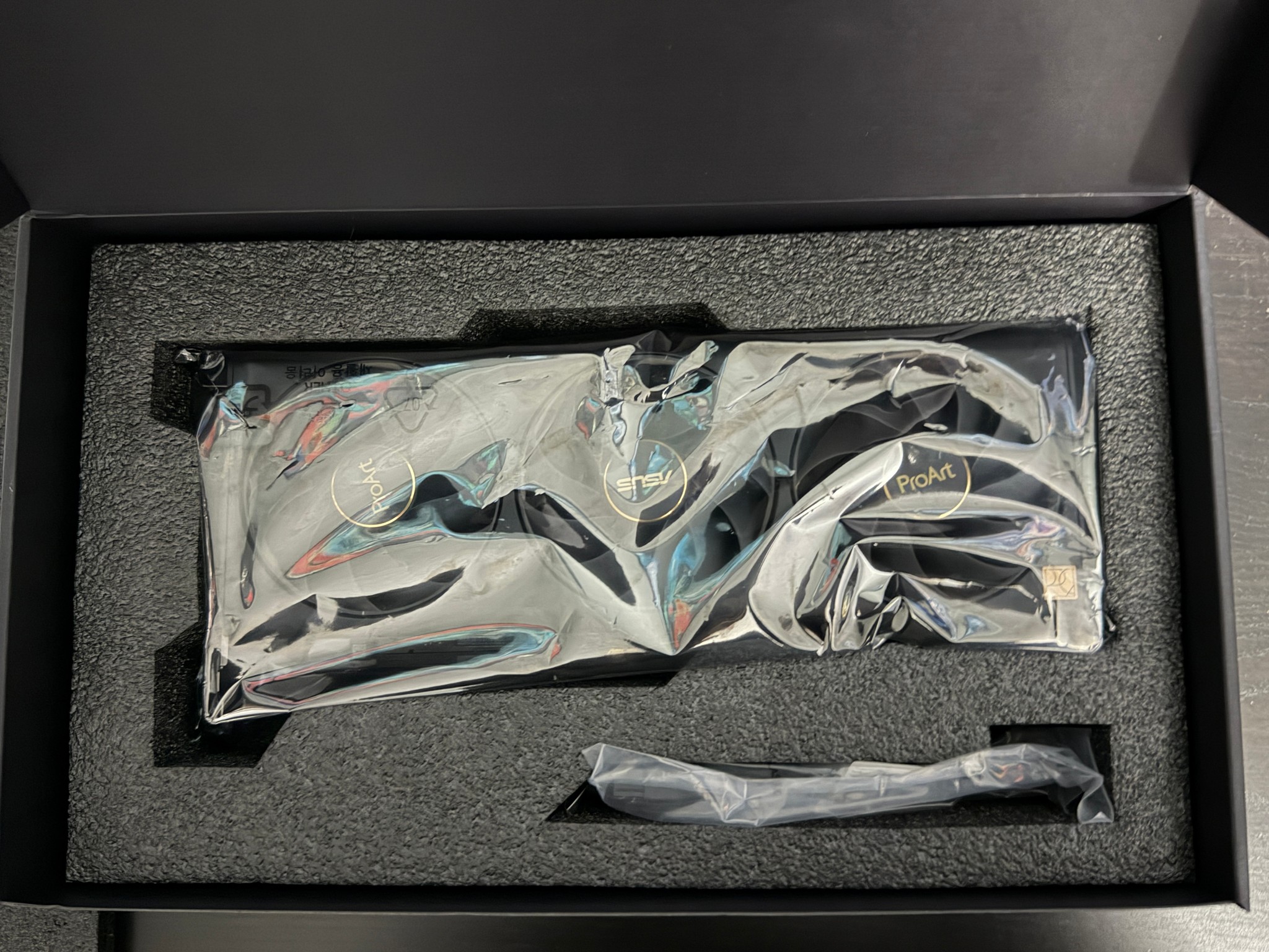 Asus ProArt OC GeForce RTX 4070 Ti SUPER 16gb vram SFF