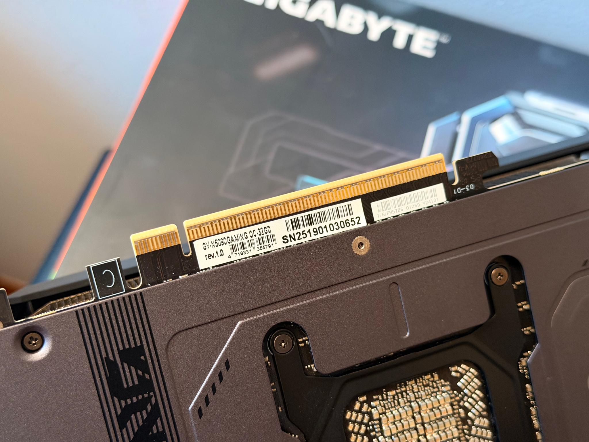 Barely Used GIGABYTE GeForce RTX 5090 GAMING OC 32GB
