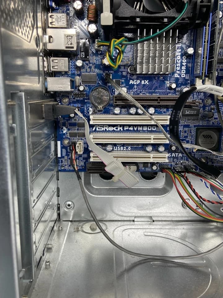 ASRock P4VM800 Retro Gaming Desktop Intel Celeron 2.80GHz 1.5GB RAM 80 GB No OS