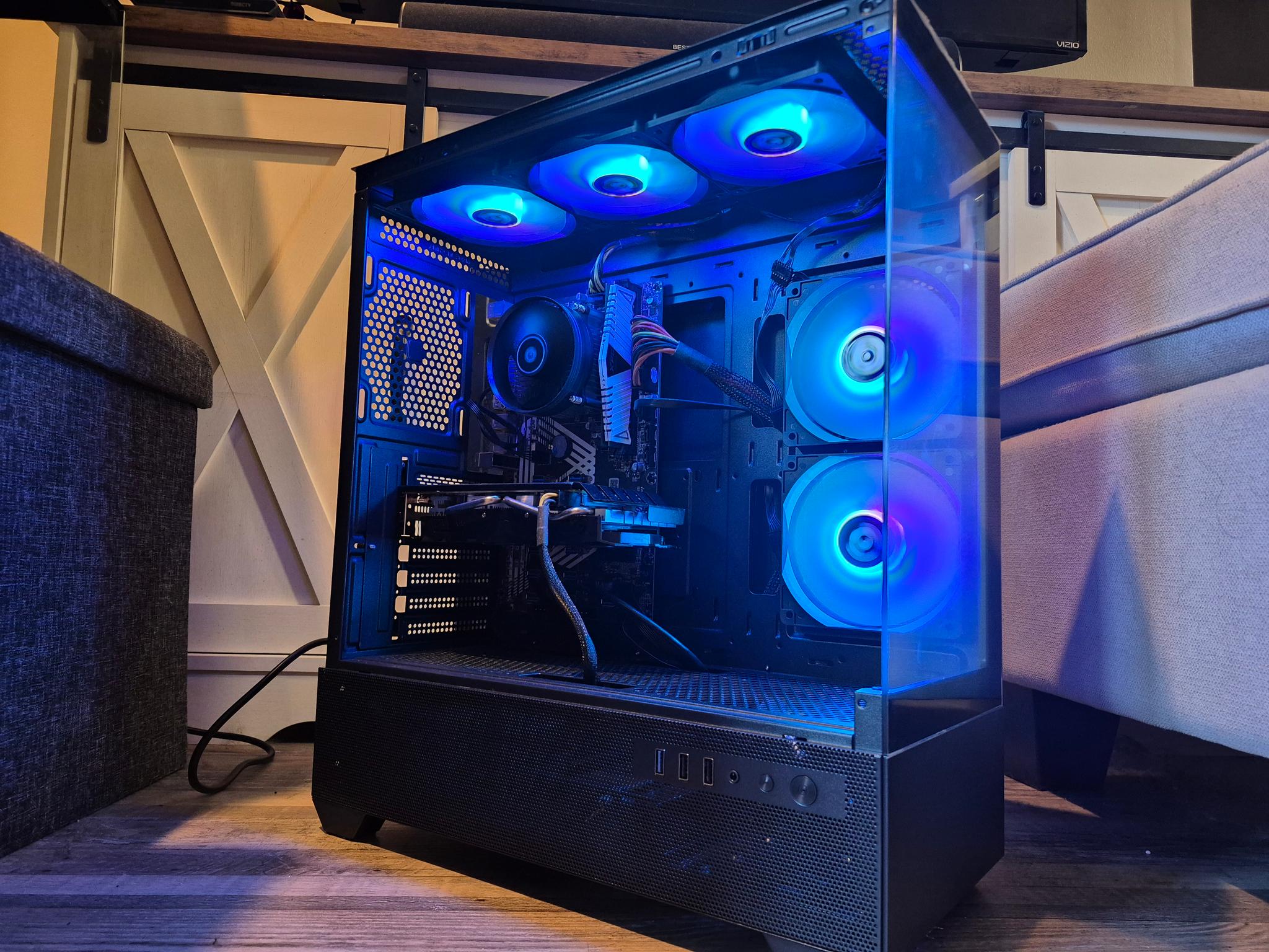 i5-7th Gen, RX 580 8GB 2048SP, 16GB RAM, 512GB SSD, Win11 X Lite