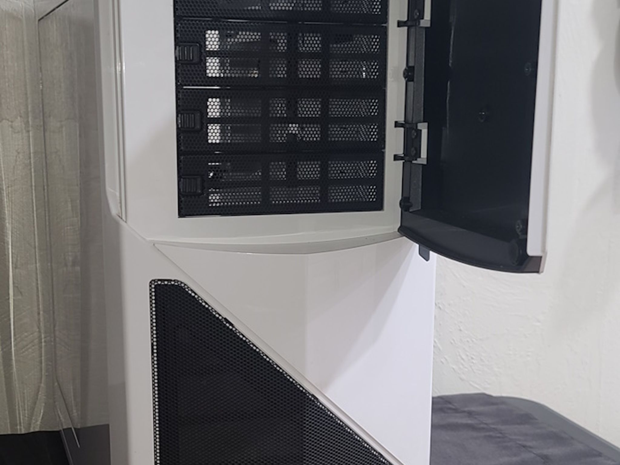 NZXT Phantom 630 Windowed Edition White Steel / Plastic ATX Full Tower Computer Case