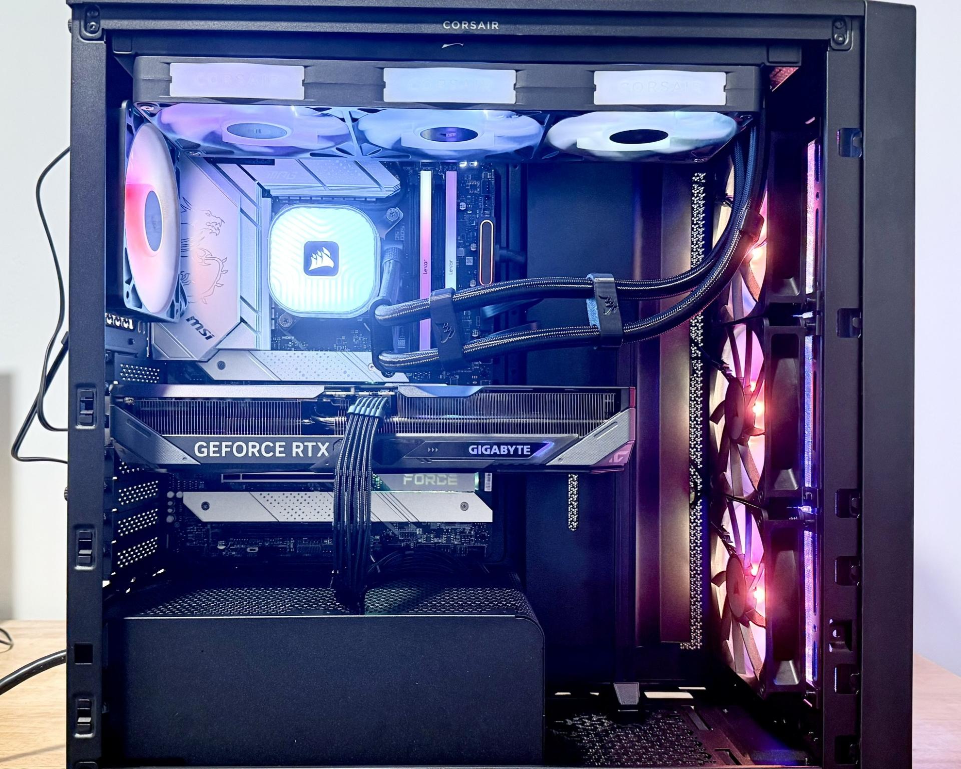 Corsair 4000D RTX 5070 OC 12GB