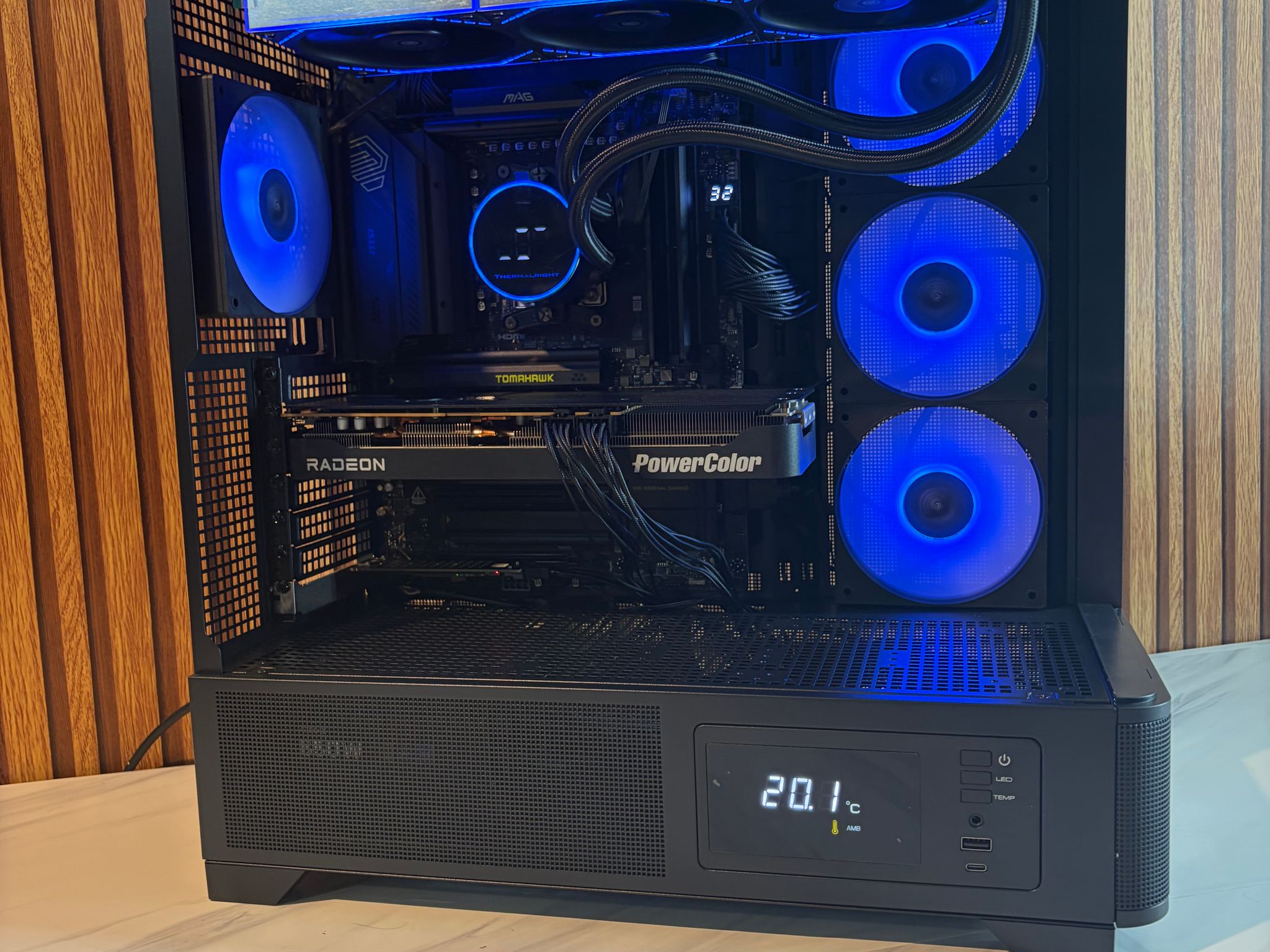 9070XT 16GB | RYZEN 7 9800X3D | 32GB DDR5 | 1TB SSD | 750W | 360MM AIO | X870E