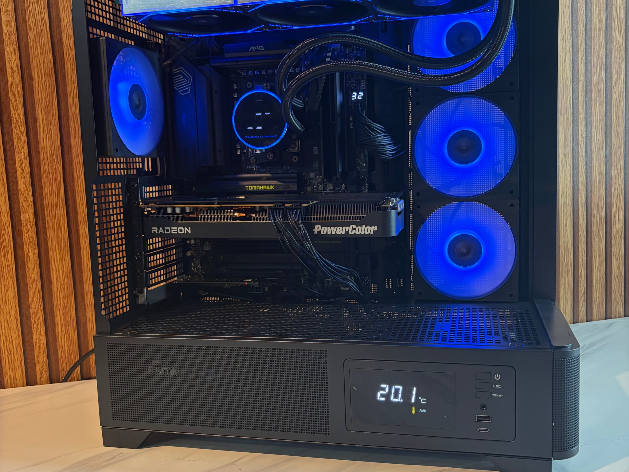 9070XT 16GB | RYZEN 7 9800X3D | 32GB DDR5 | 1TB SSD | 750W | 360MM AIO | X870E