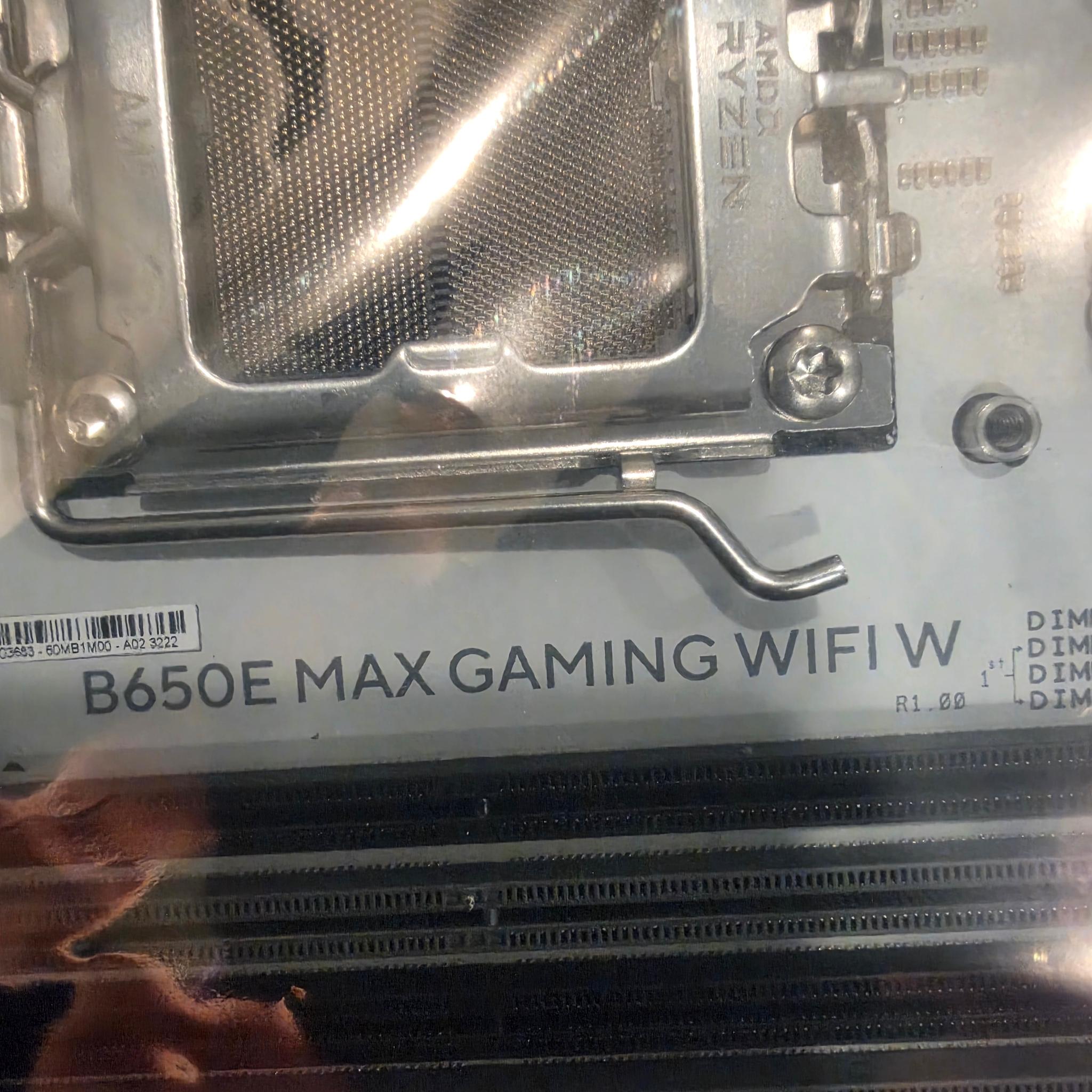Asus MAX GAMING B650-E White