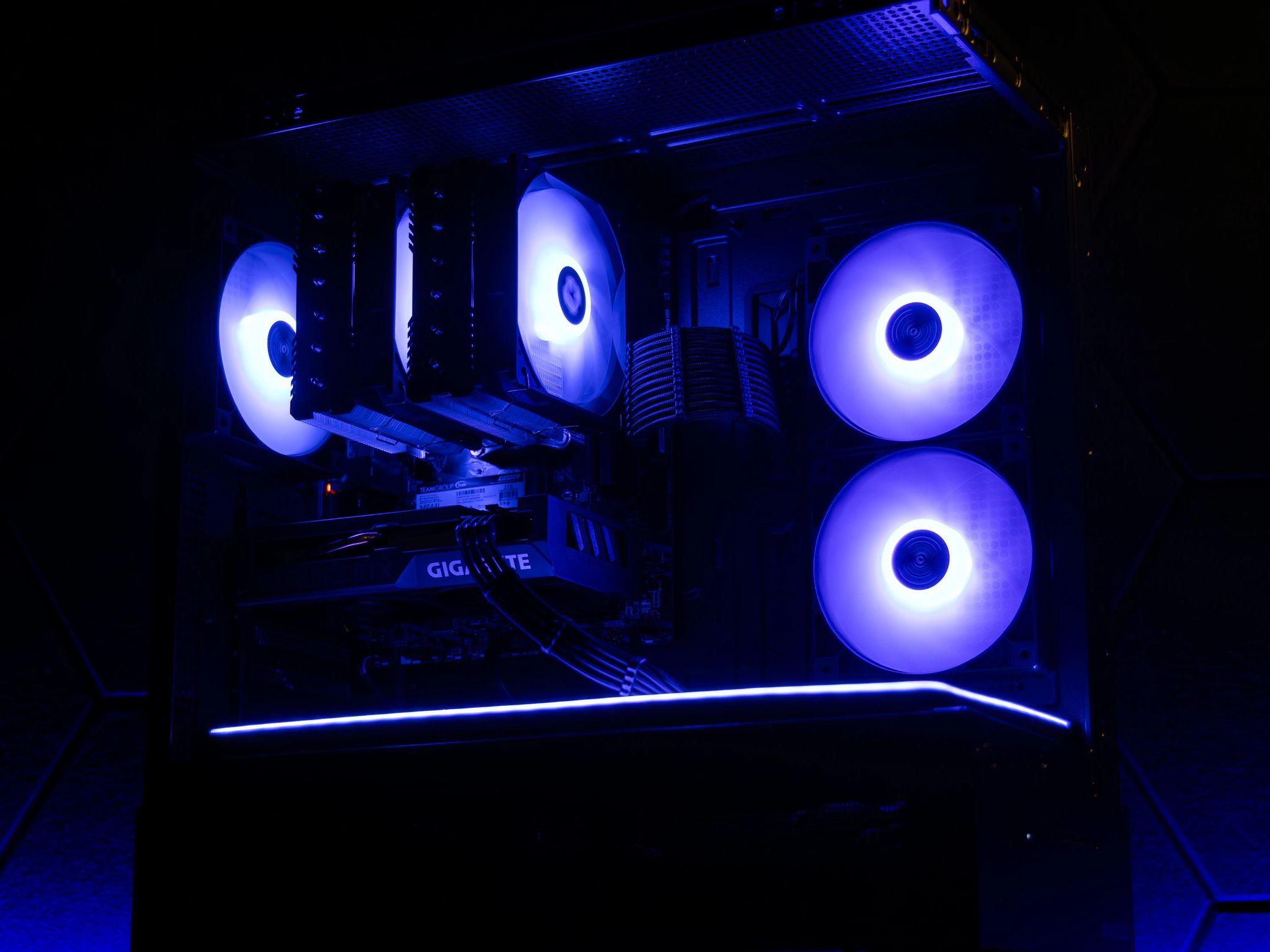 🦅 Avian 🦅  RTX 4060 / AMD R5 5600X / 1TB NVME / 32GB DDR4 RAM / Air Cooled / Windows 11 Pro