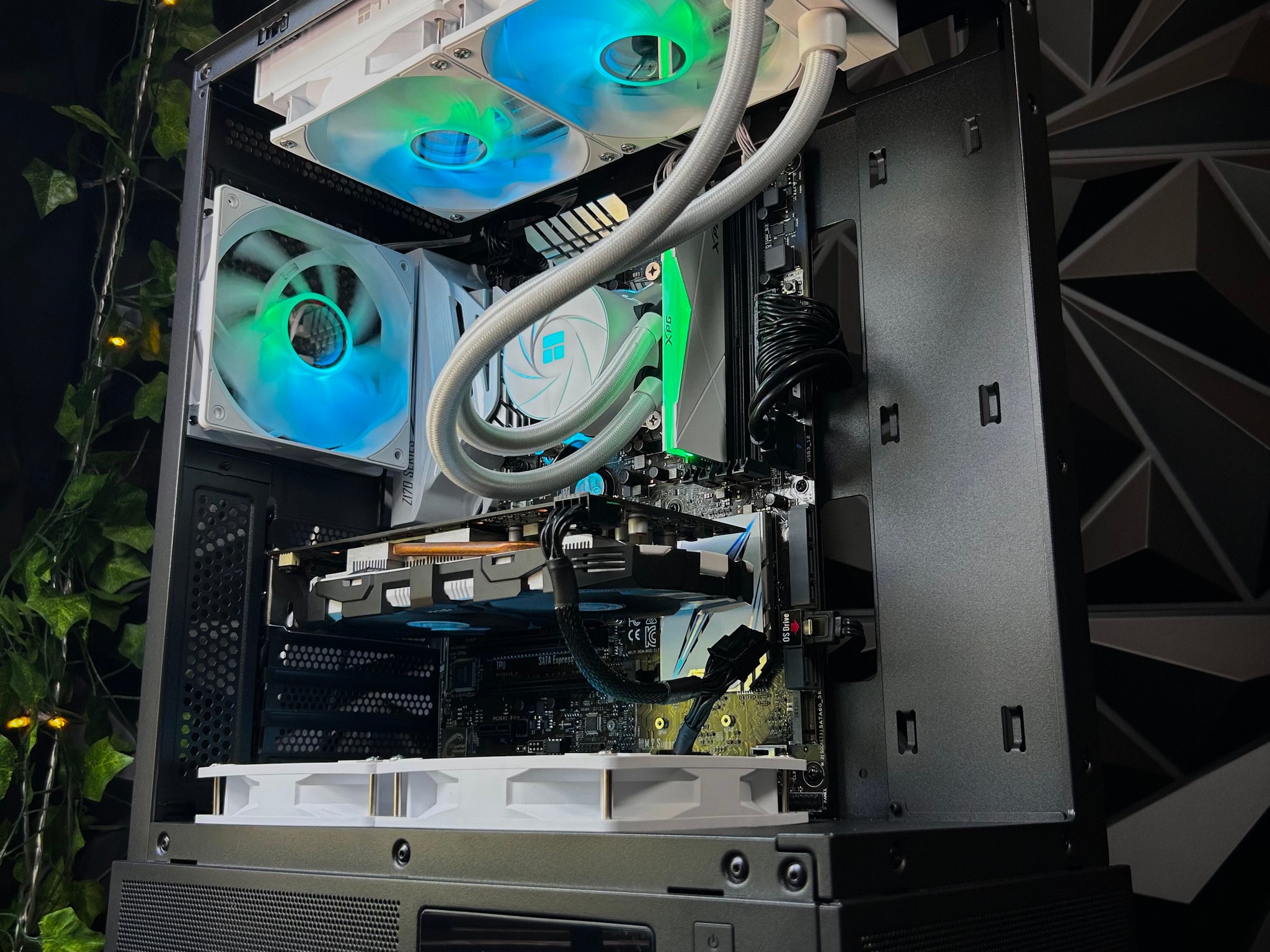 Intel i7 | GTX 1060 6GB | 16GB DDR4 | 500GB SSD | Digital Display | Water Cooled!