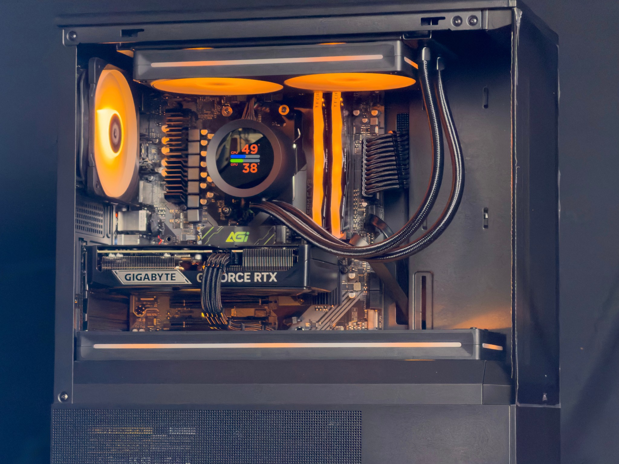 Lumenforge | RTX 5060ti 16gb | R5 7600x | RGB 16gb DDR5 | 1TB SSD