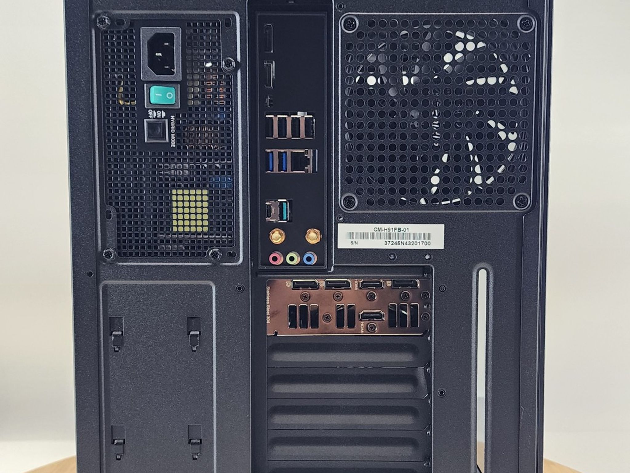 Gaming PC Ryzen 7 7800X3D 32GB RAM 2TB SSD RTX 4070 Ti 12GB Windows 11