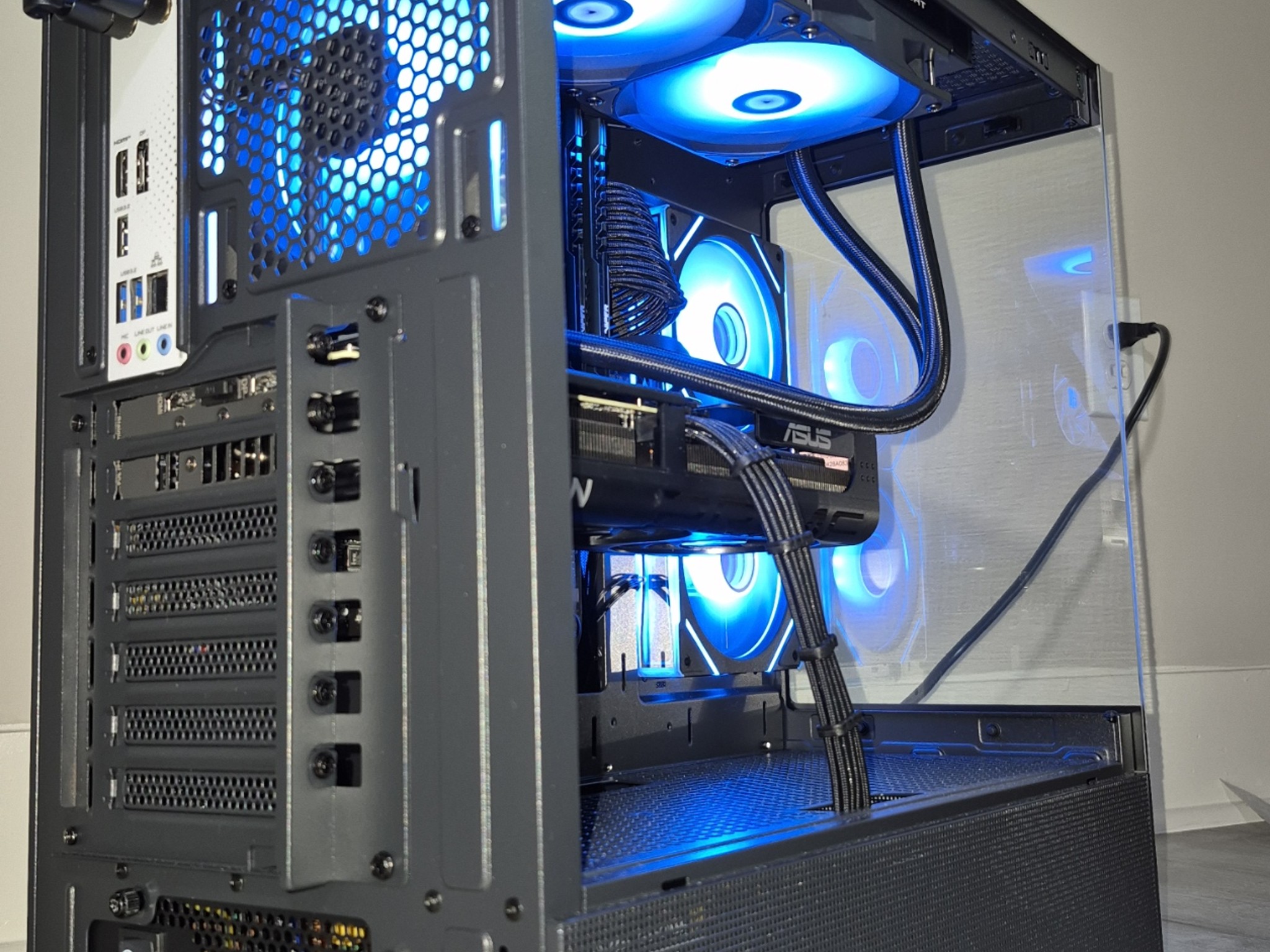 1440p Gaming Desktop PC, Intel i5 14600k, AMD RX 9600 XT 16 GB, 1TB SSD, 32GB DDR4