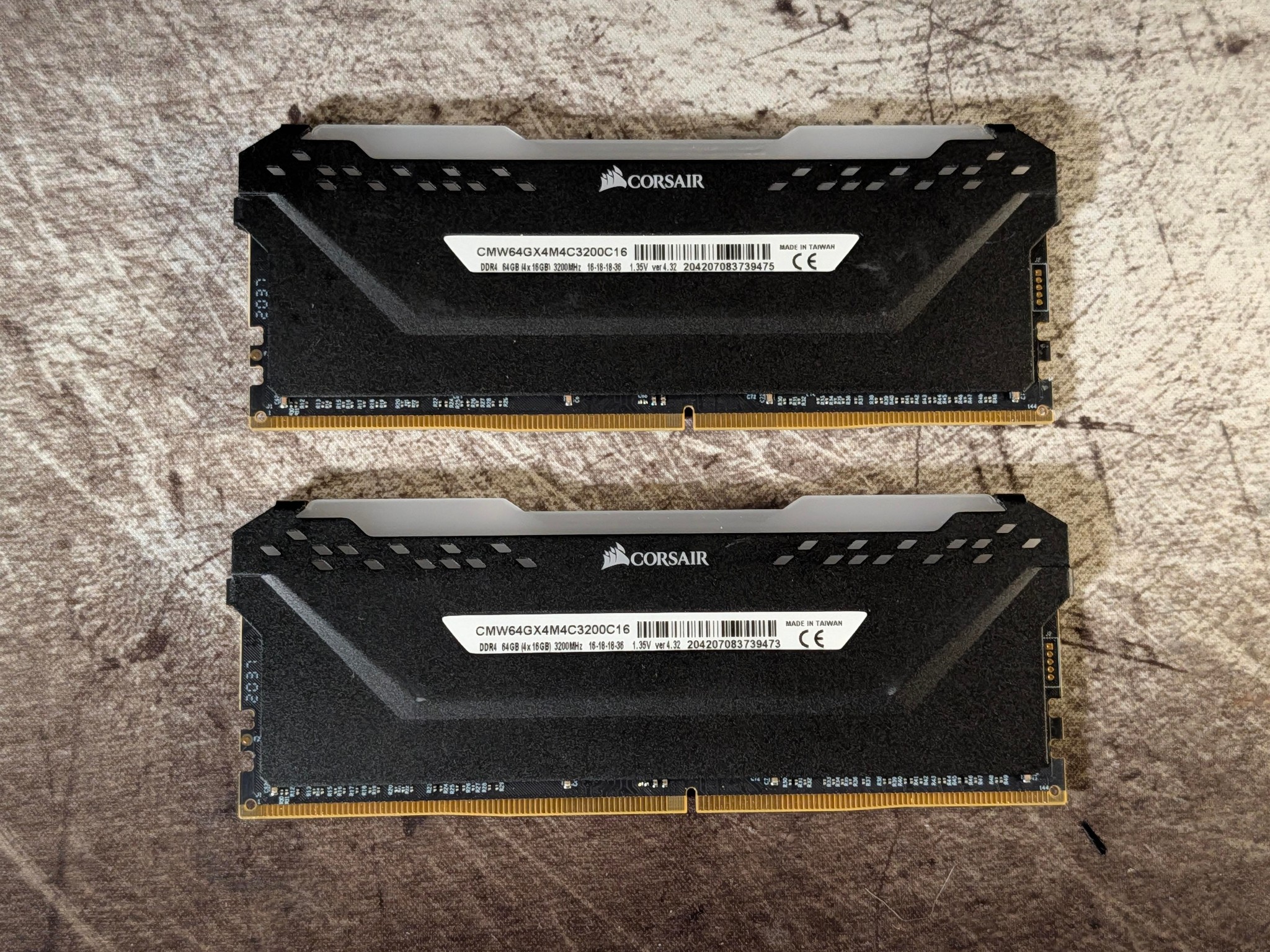 Corsair Vengeance RGB Pro 32GB (2 x 16GB) DDR4 3200 MHz MT/s Memory RAM CL16